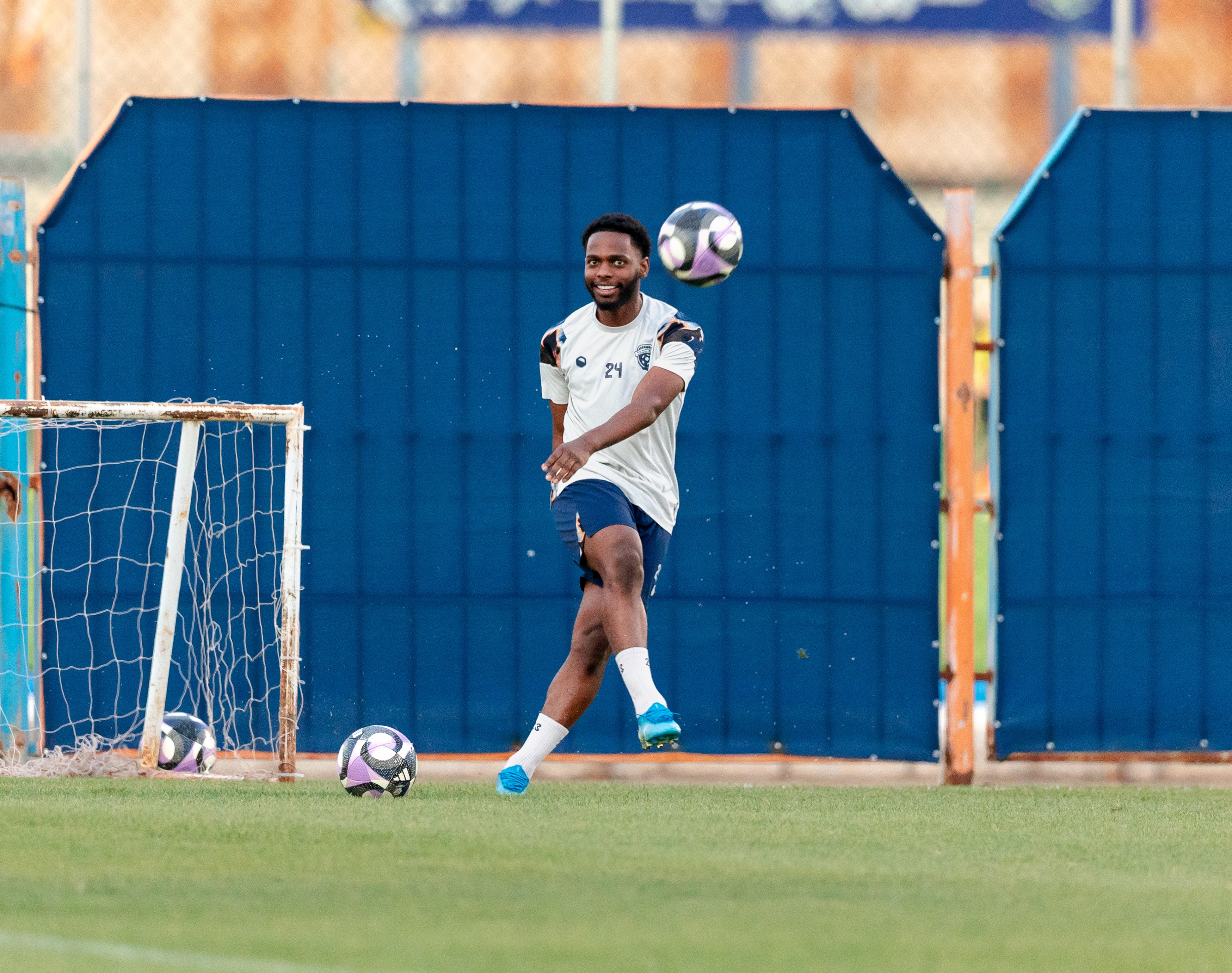 الفيحاء يجري تمرينه الرئيس استعدادًا لمواجهة الفتح في دوري روشن السعودي