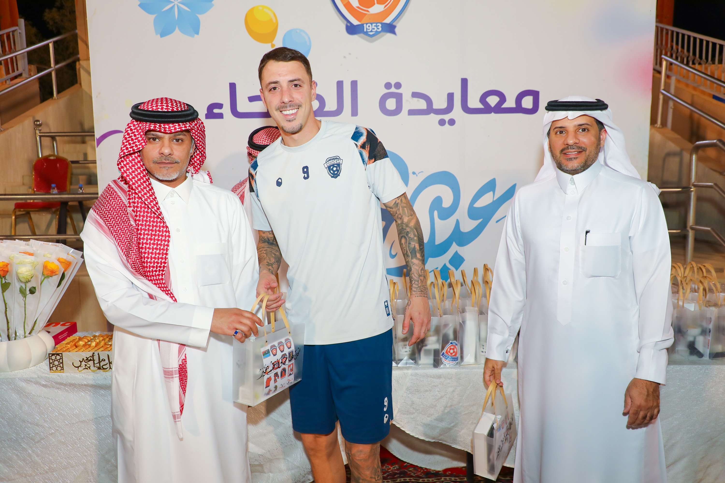 الفيحاء يستأنف تدريباته ويقيم حفل معايدة لمنسوبي الفريق الأول لكرك القدم