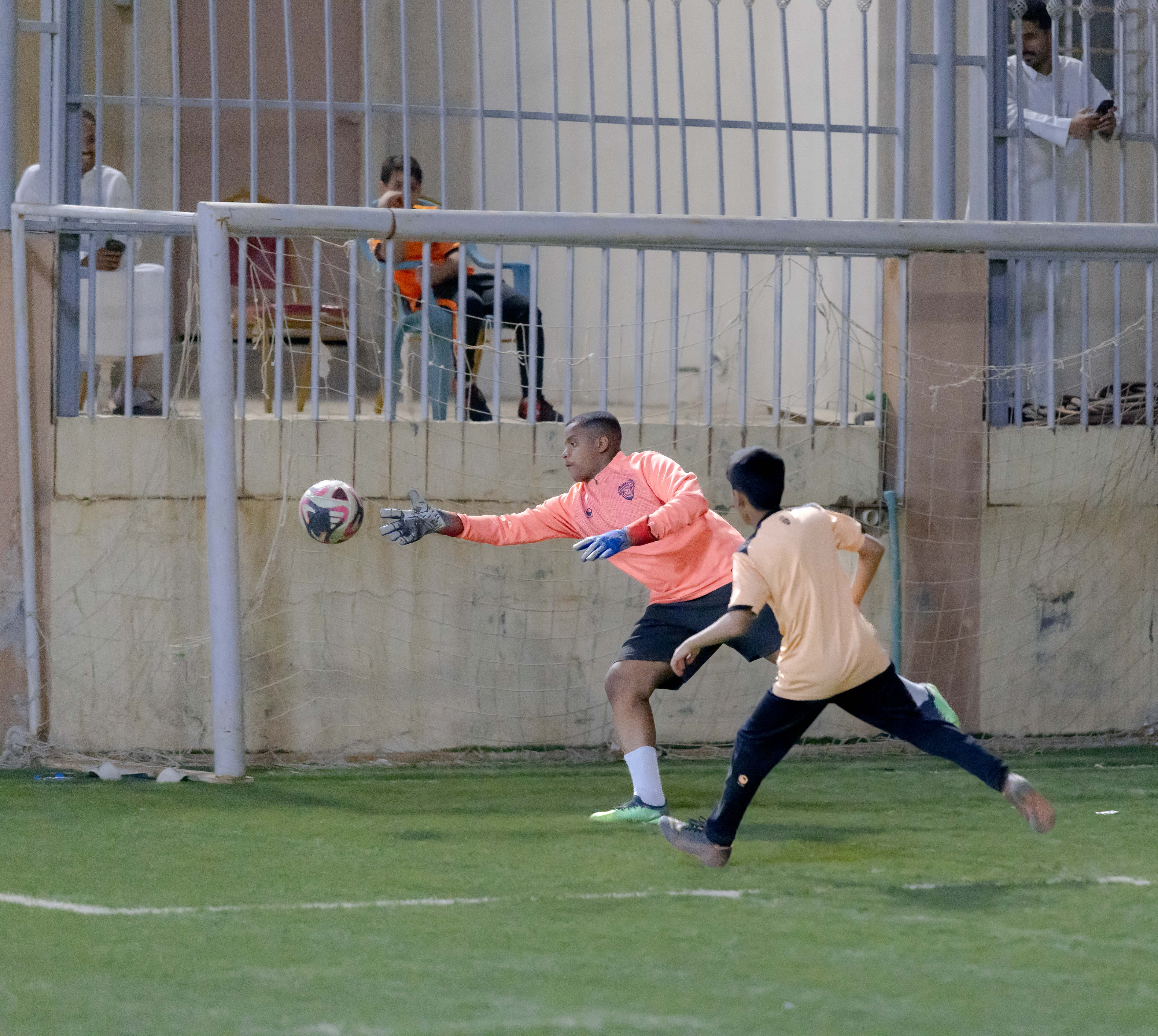 اكاديمية الفيحاء تقيم مناورة ودية