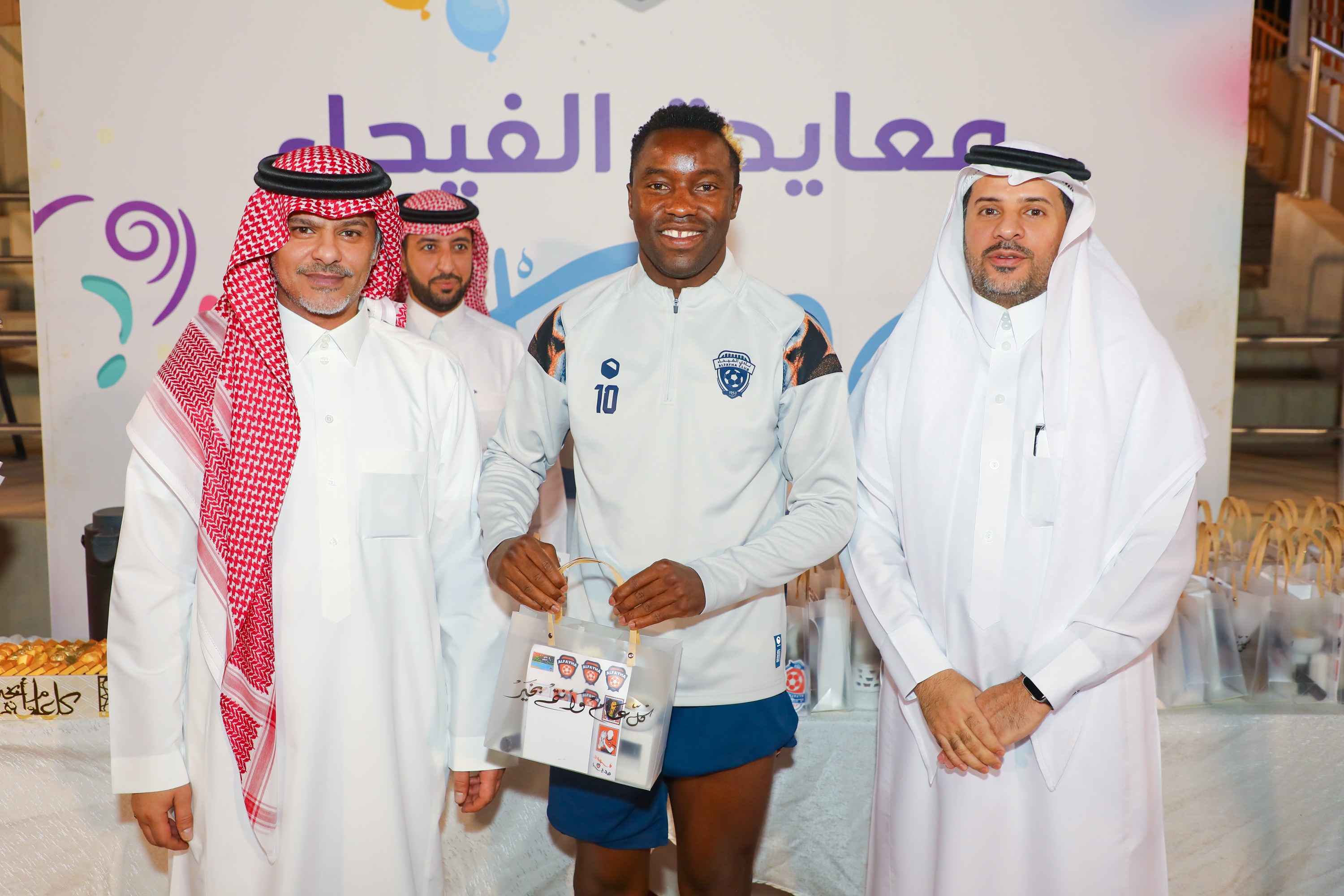 الفيحاء يستأنف تدريباته ويقيم حفل معايدة لمنسوبي الفريق الأول لكرك القدم