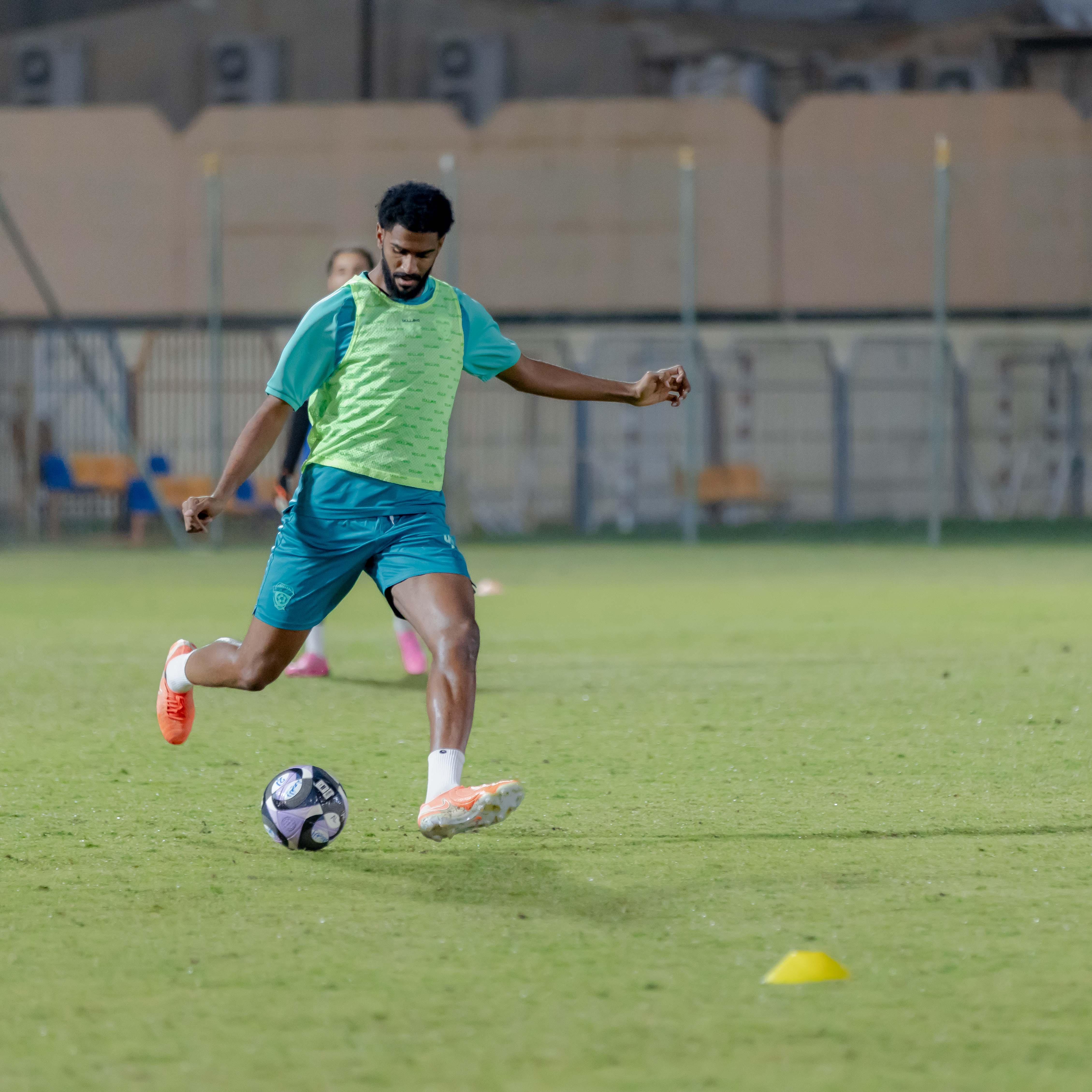 الفيحاء تحت 21 عامًا يُجري تمرينه الرئيس استعدادًا لملاقاة الفتح .