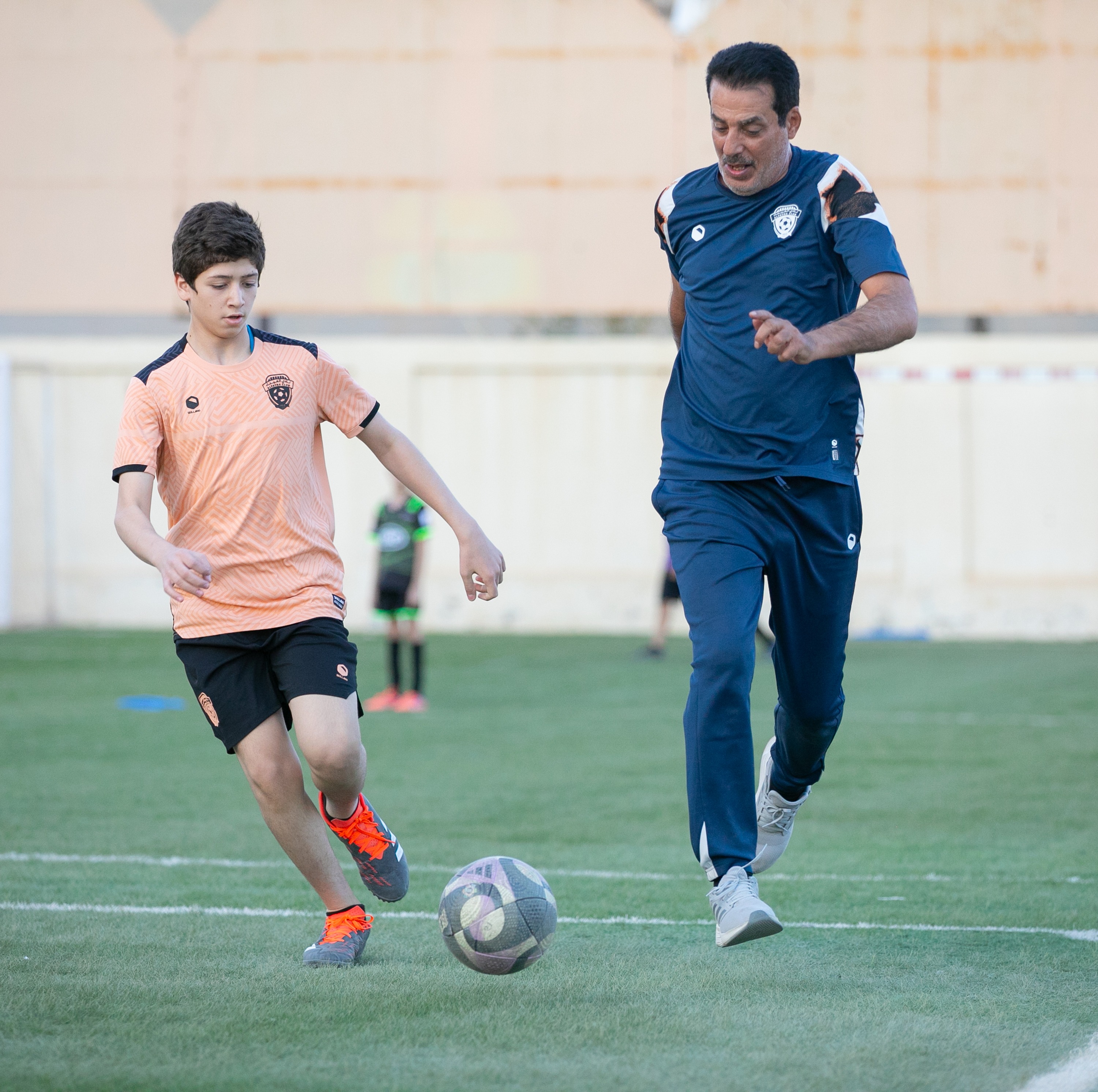 أكاديمية الفيحاء تواصل تدريباتها اليومية