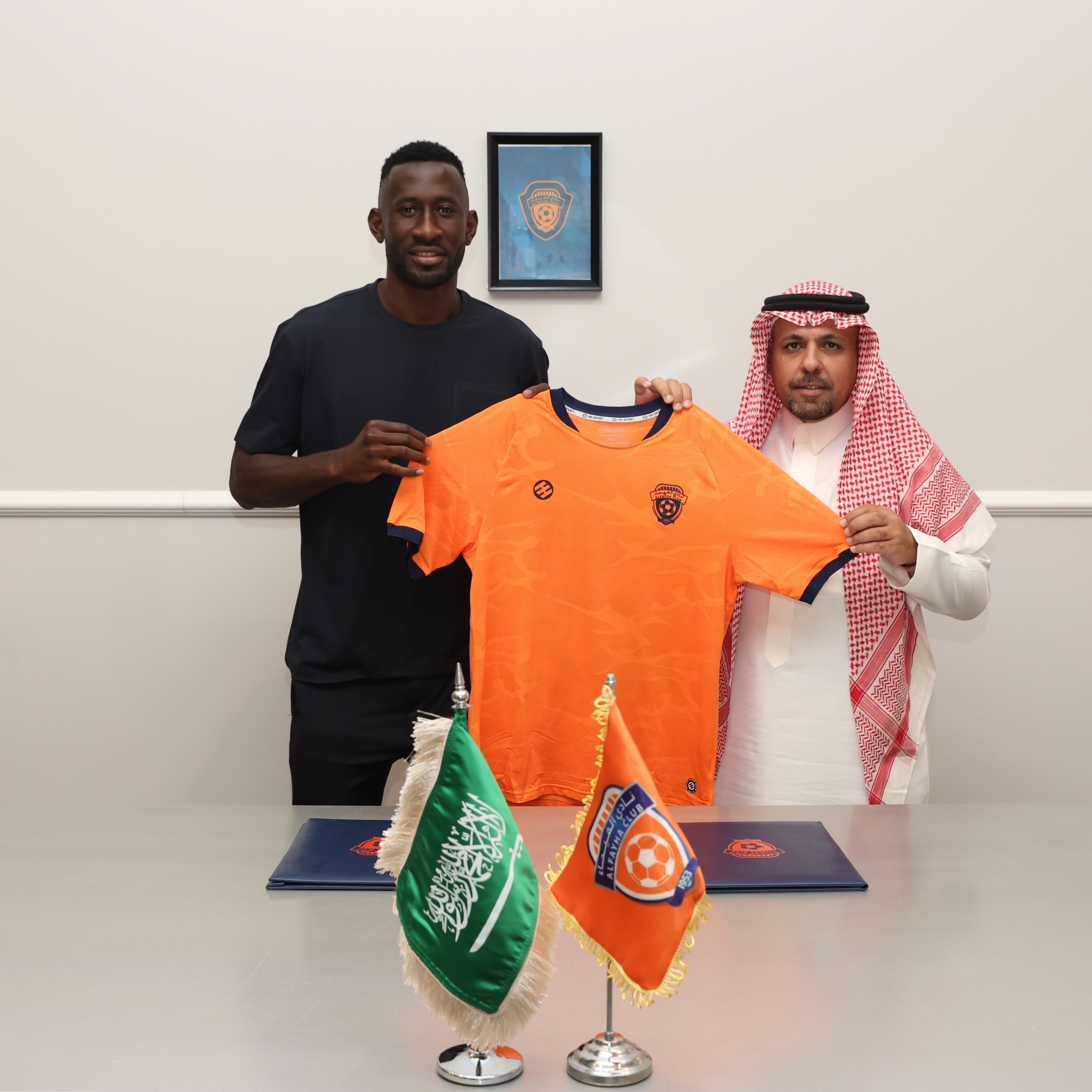 الكونغولي سيلفر غانفولا فيحاوي حتى 2027م