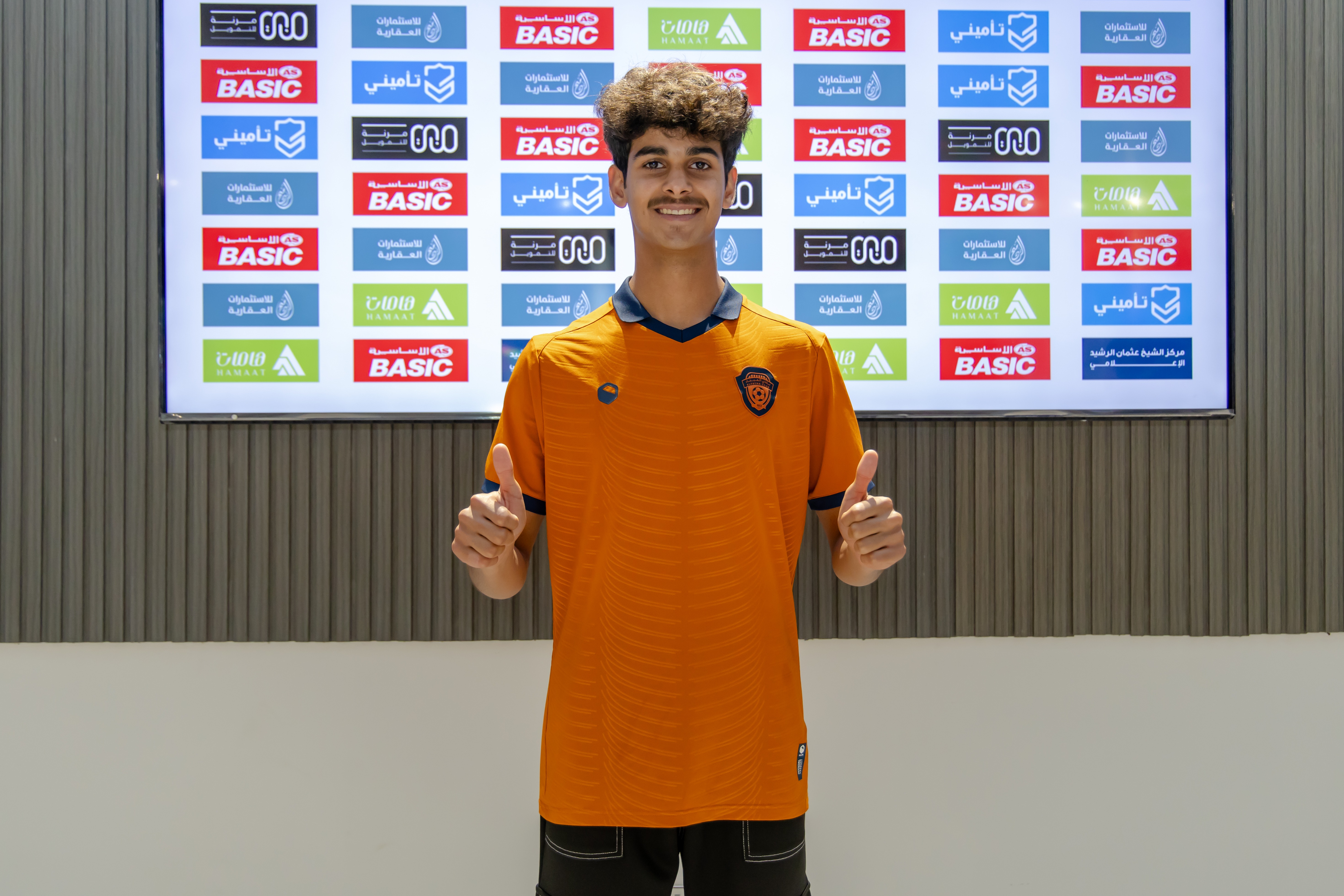 الفيحاء يوقع عقداً احترافياً مع لاعب فريق الفيحاء تحت 18 سنة " علي ال حرشان  " لمدة سنتين ونصف