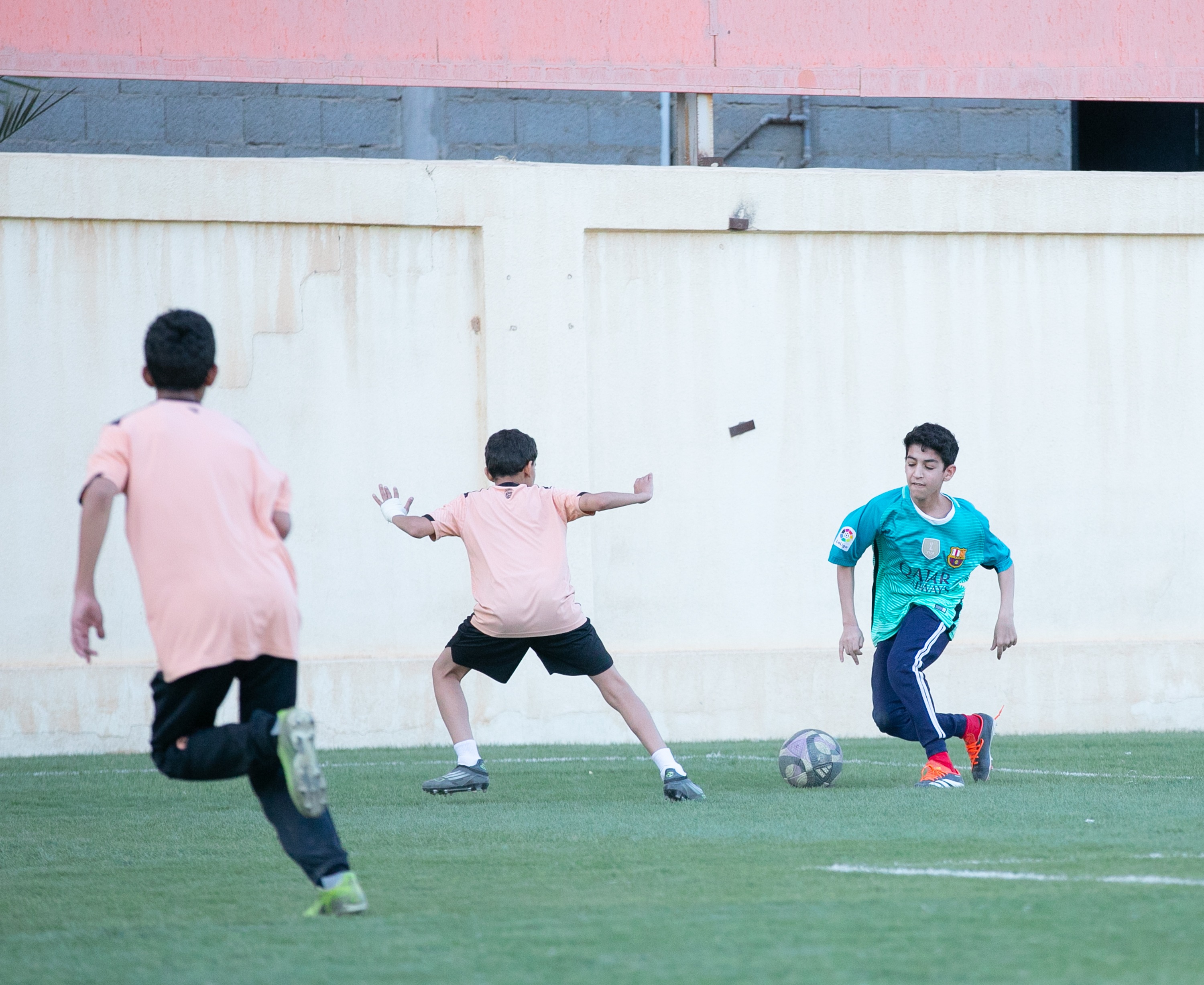 أكاديمية الفيحاء تواصل تدريباتها اليومية