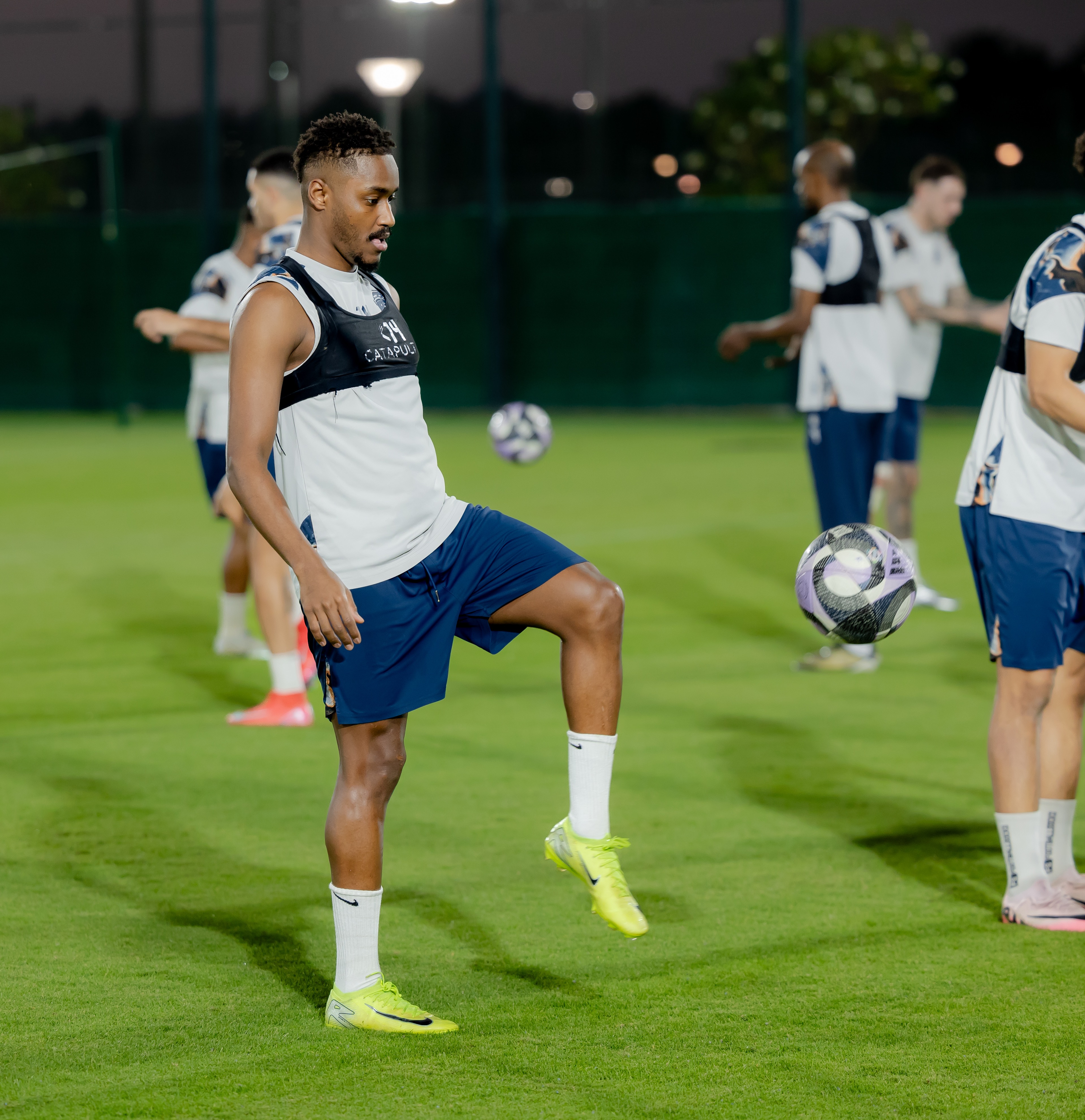 الفيحاء يصل إلى جدة وينهي تحضيراته لمواجهة الأهلي في دوري روشن