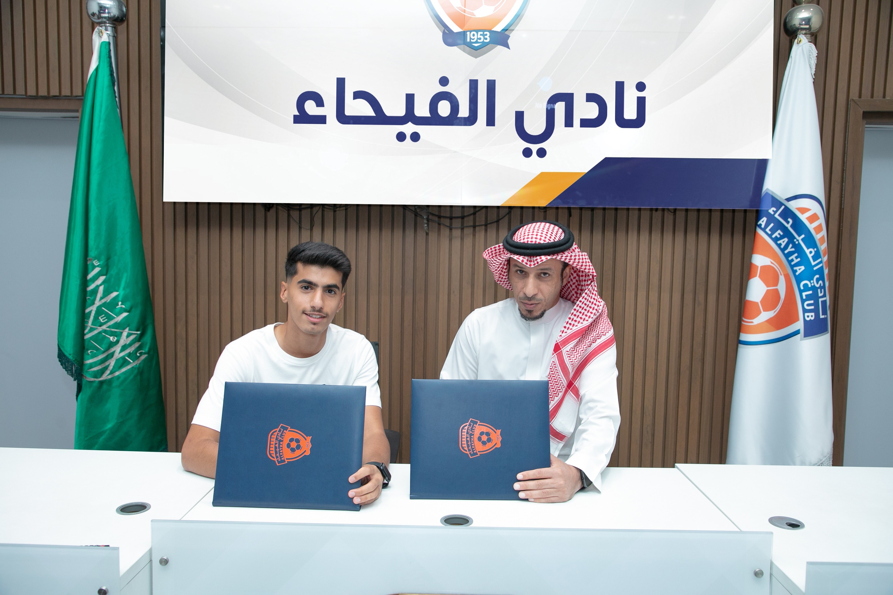 الفيحاء‬⁩ يوقع عقداً احترافياً مع اللاعب اللاعب أسامة التركي "17 سنة" لمدة سنتين .