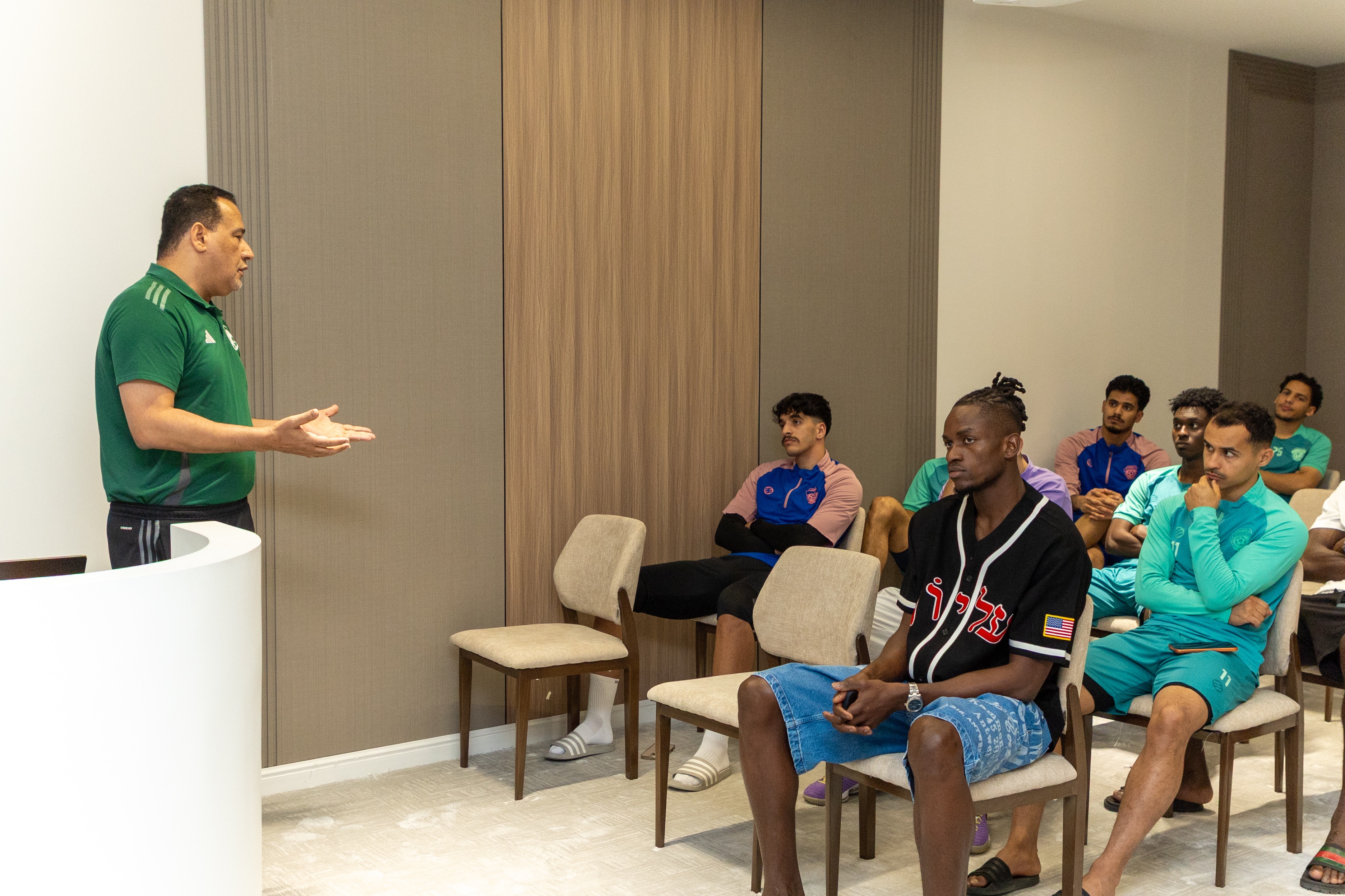 نادي الفيحاء يُنظم سلسلة من المحاضرات التثقيفية والبرامج التطويرية لمنسوبيه