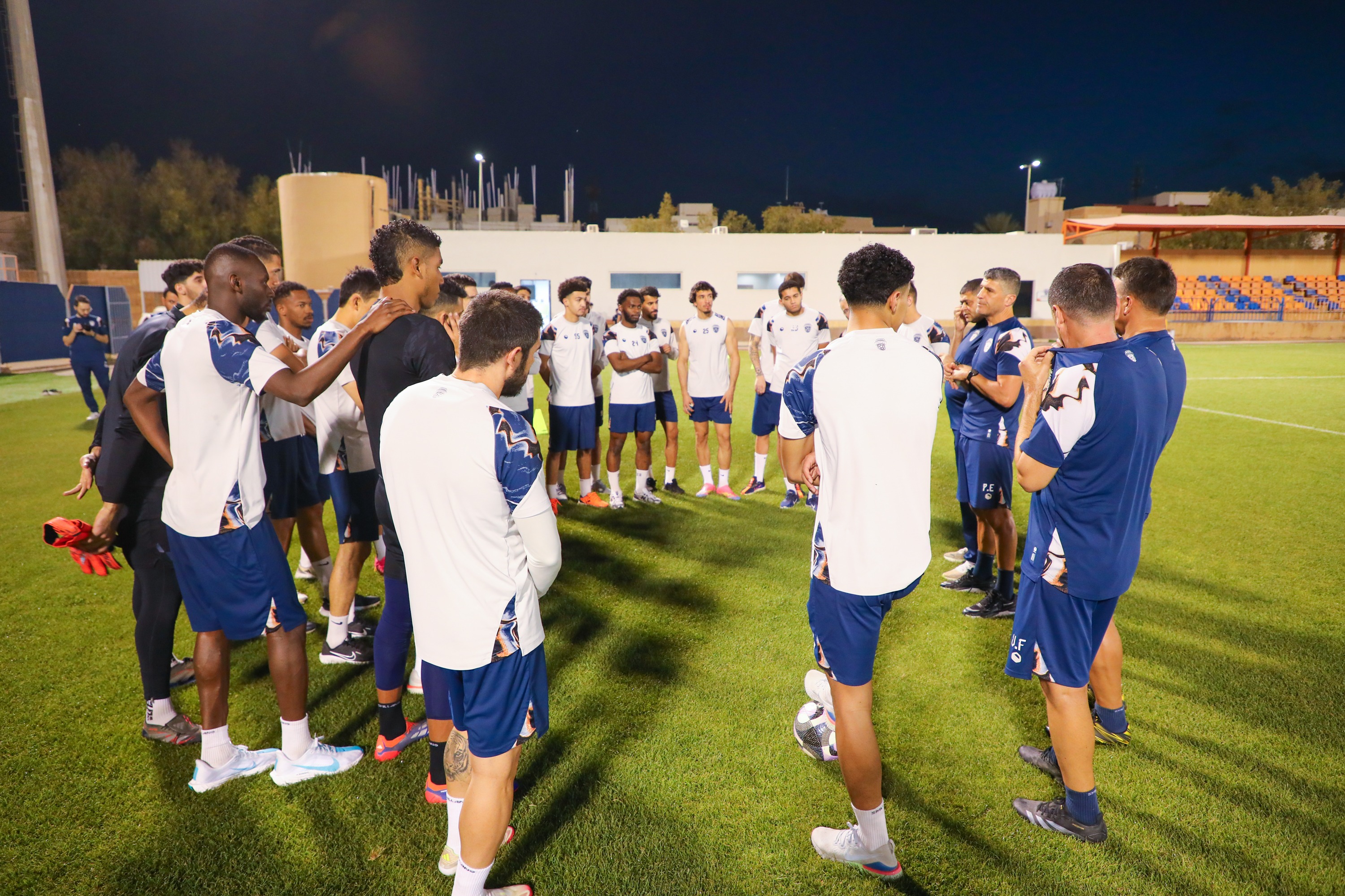 الفيحاء يواصل استعداداته لمواجهة الفتح ضمن الجولة 26 من دوري روشن السعودي