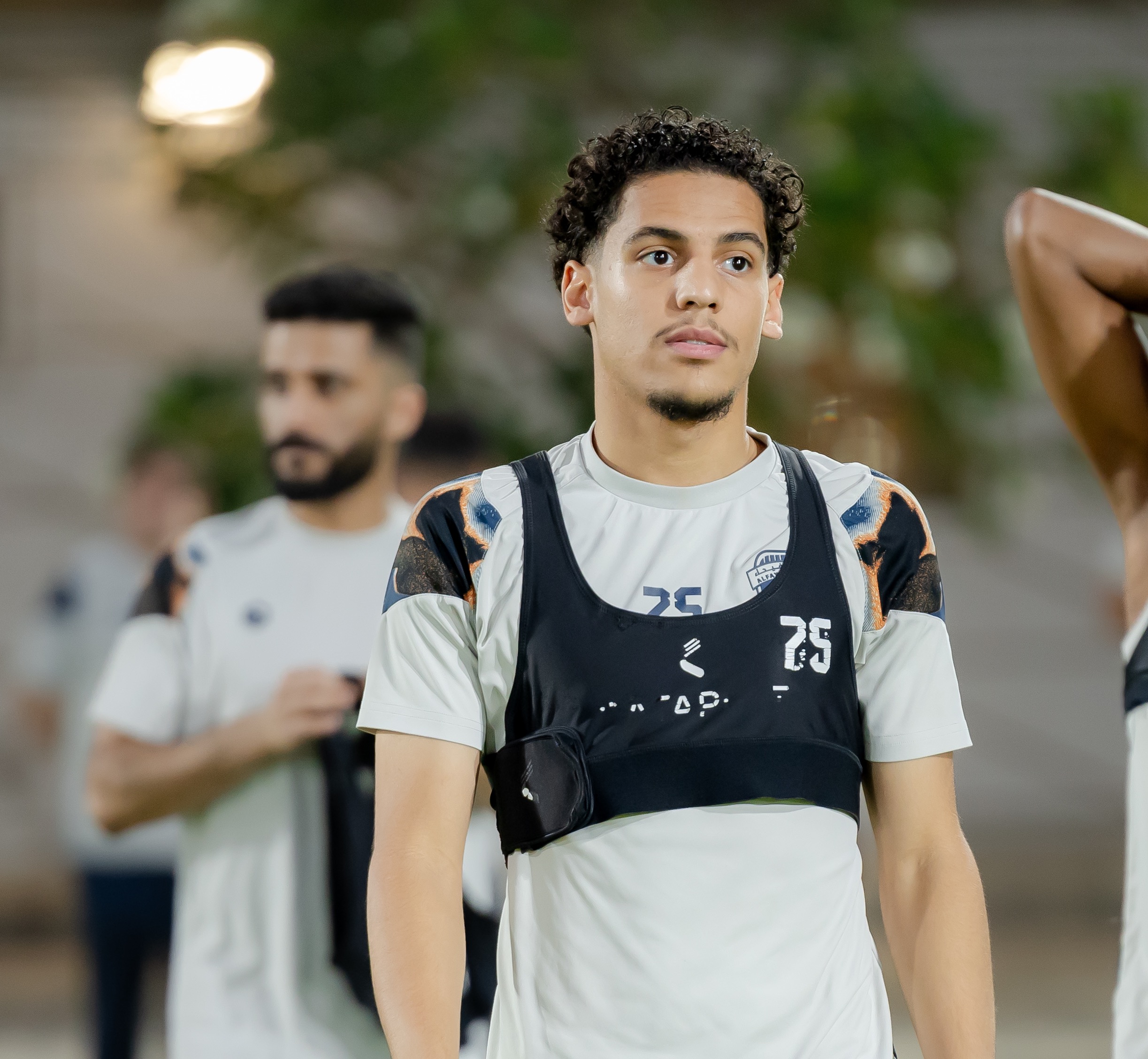 الفيحاء يصل إلى جدة وينهي تحضيراته لمواجهة الأهلي في دوري روشن