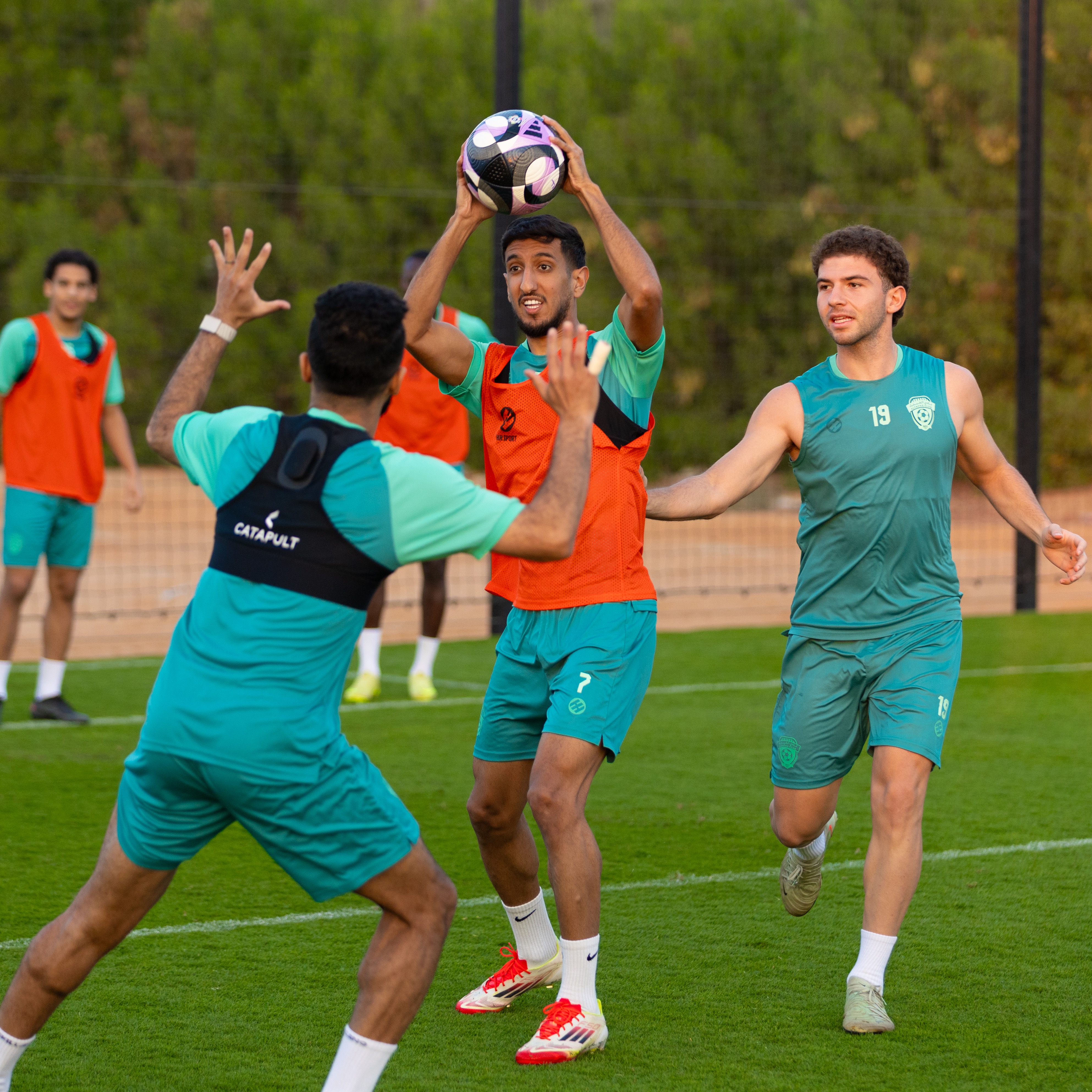 الفيحاء يواصل برنامجه الإعدادي في معسكر العين بحصتين تدريبيتين