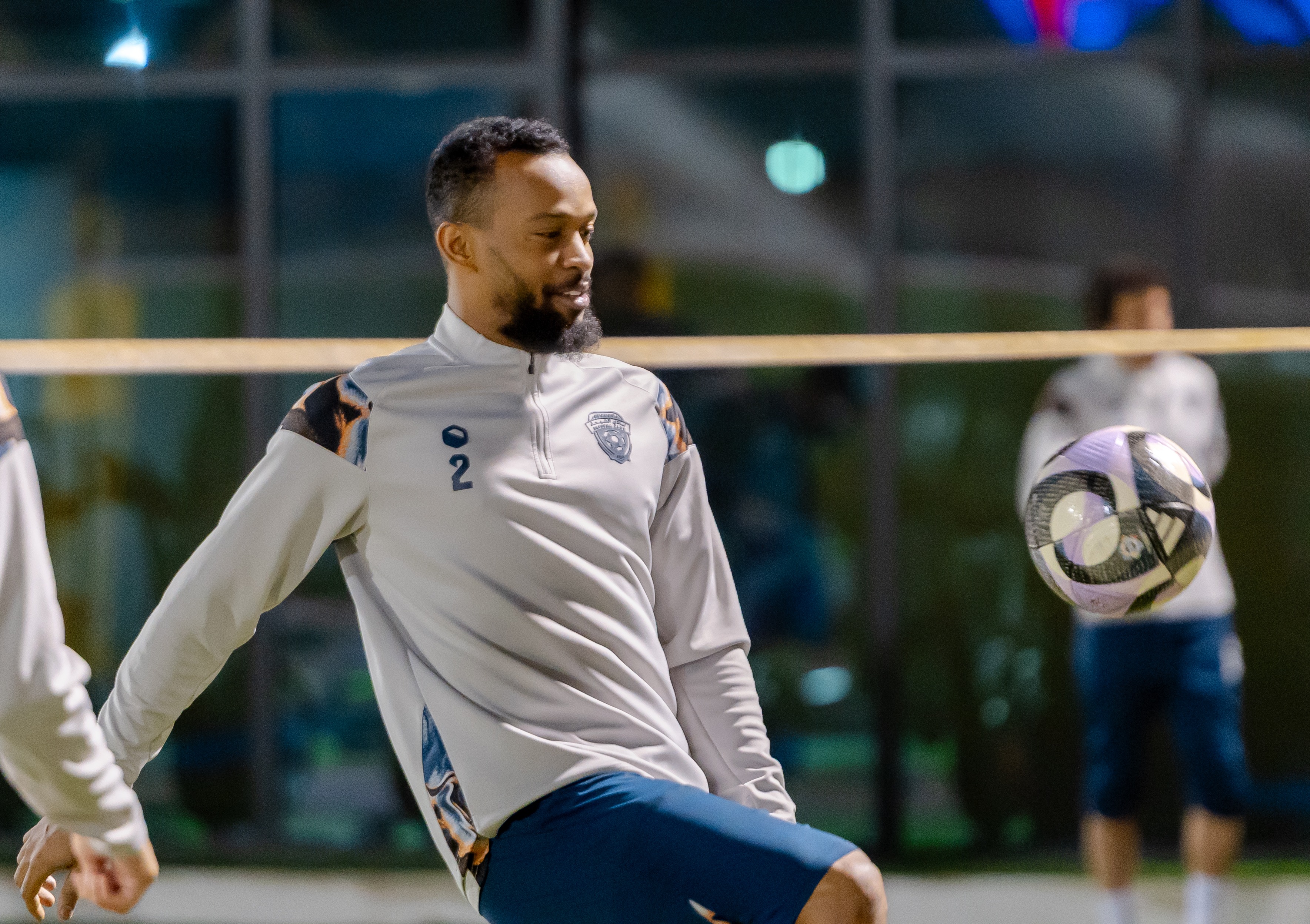 الفيحاء يواصل التحضيرات على ملعب معالي الشيخ عبدالعزيز التويجري بمقر النادي