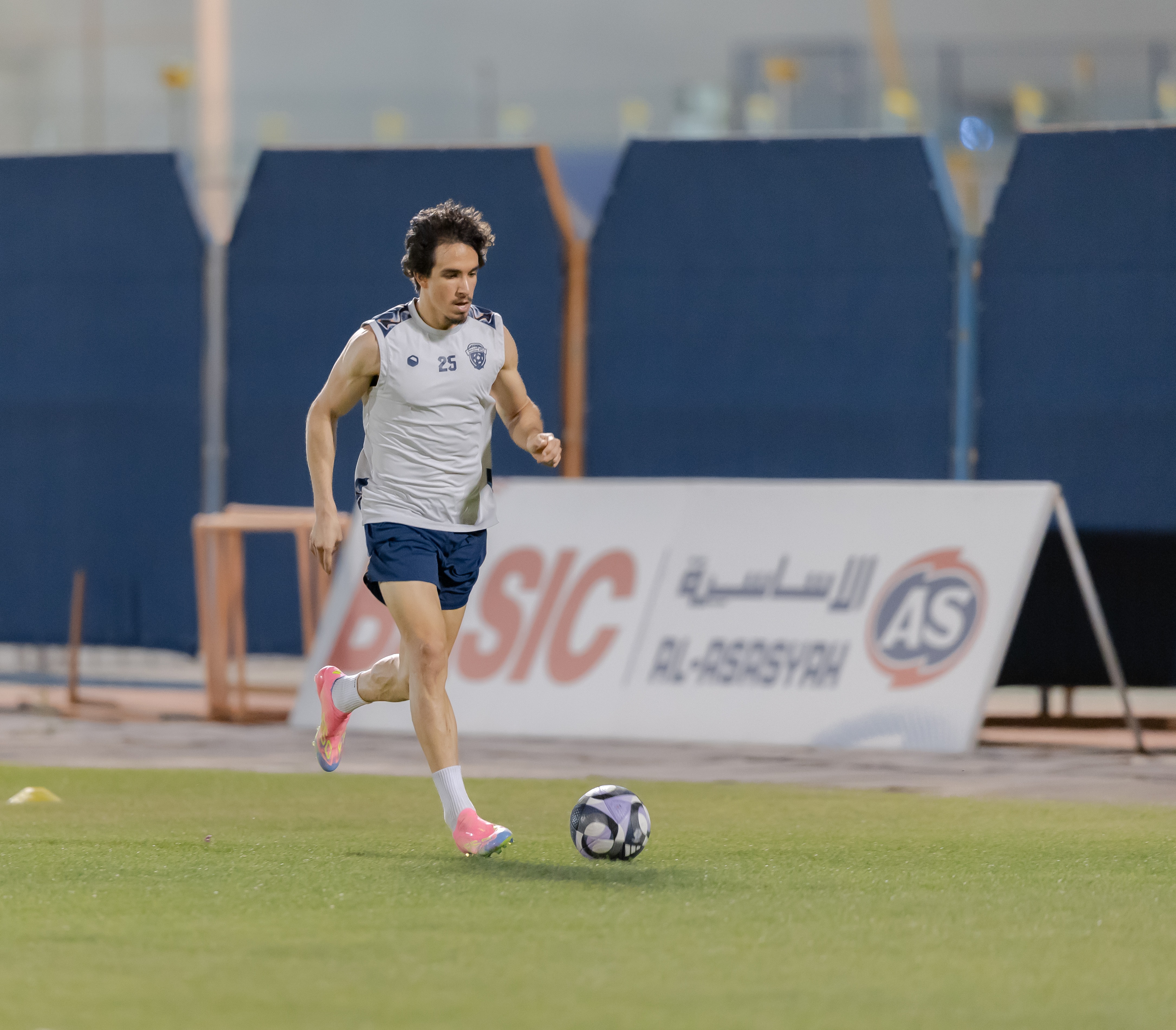 الفيحاء يختتم استعداداته لمواجهة الفتح غداً الأحد في المجمعة