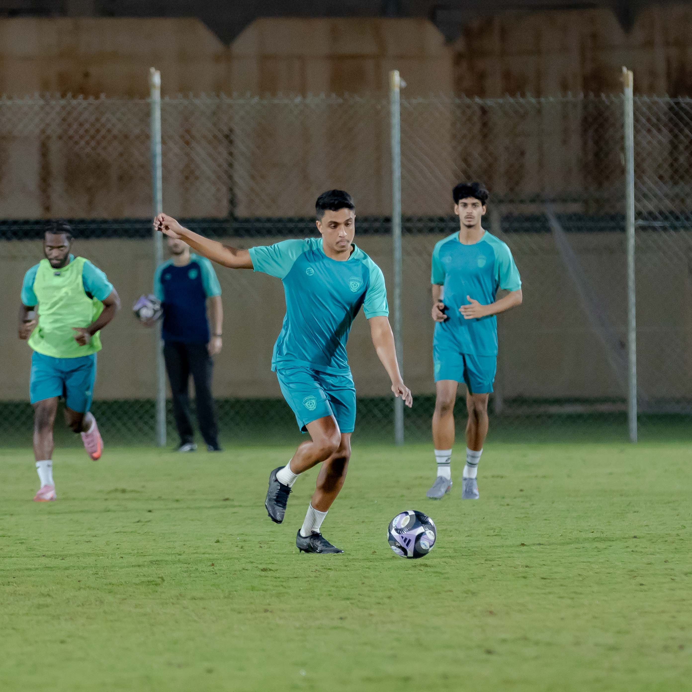 الفيحاء تحت 21 عامًا يُجري تمرينه الرئيس استعدادًا لملاقاة الفتح .