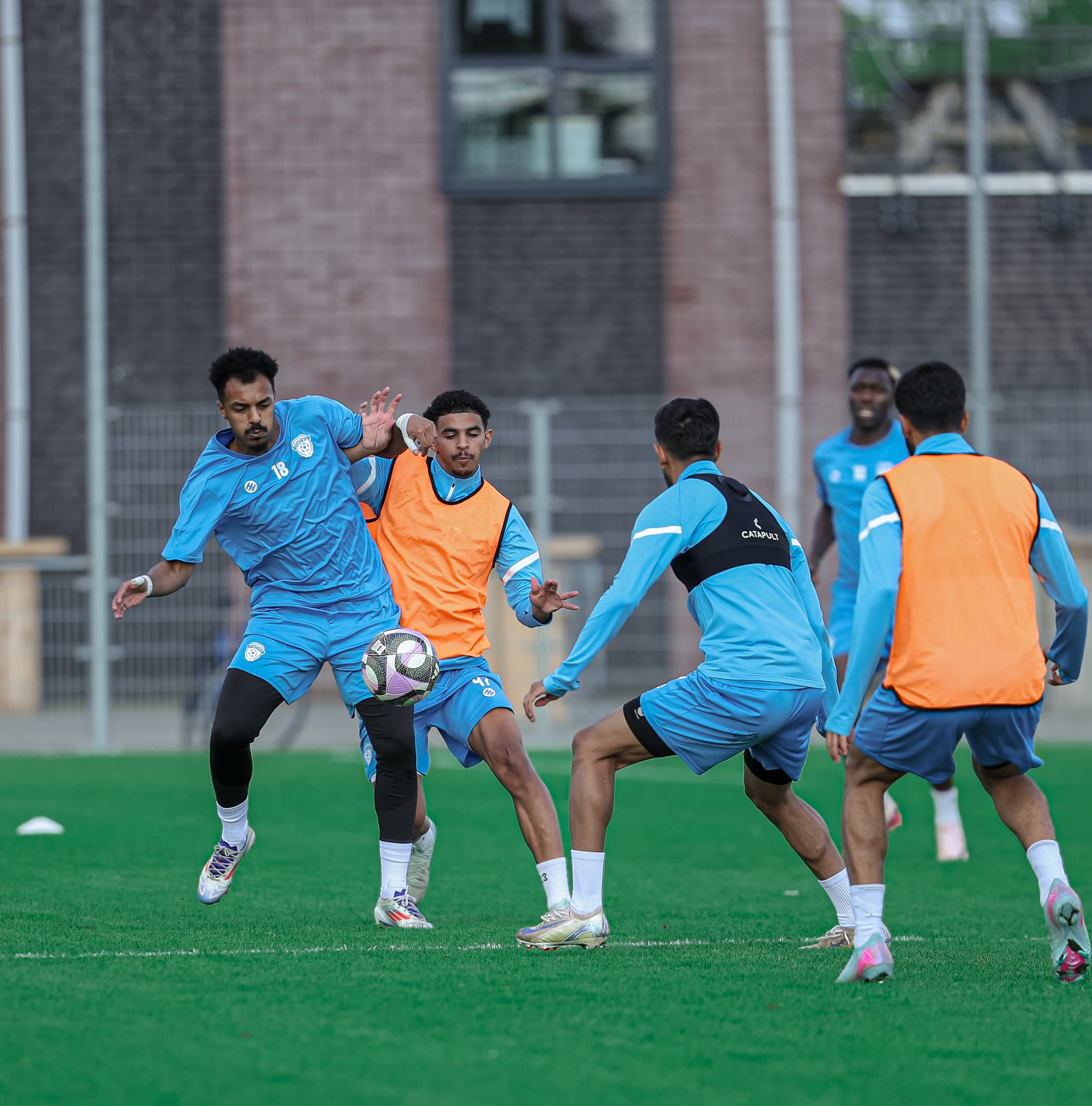 في خامس أيام معسكر الفهود في هولندا، الفريق يجري تمرينه الرئيس استعدادًا لمواجهة أم صلال القطري