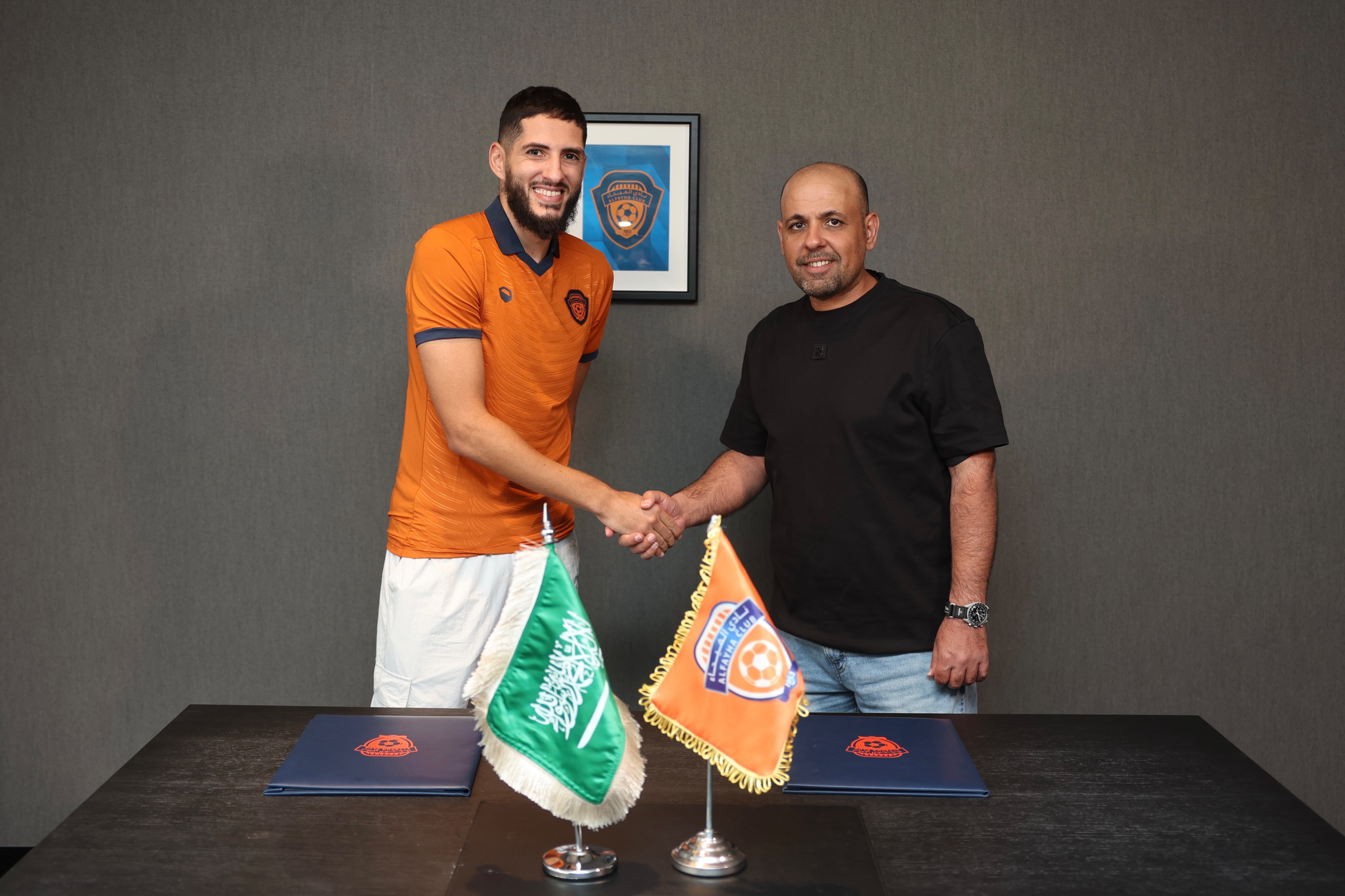 مجلس إدارة نادي ‫الفيحاء‬ ينهي اجراءات التعاقد مع الجزائري ياسين بن زيّة لمدة موسم واحد في صفقة انتقال حر