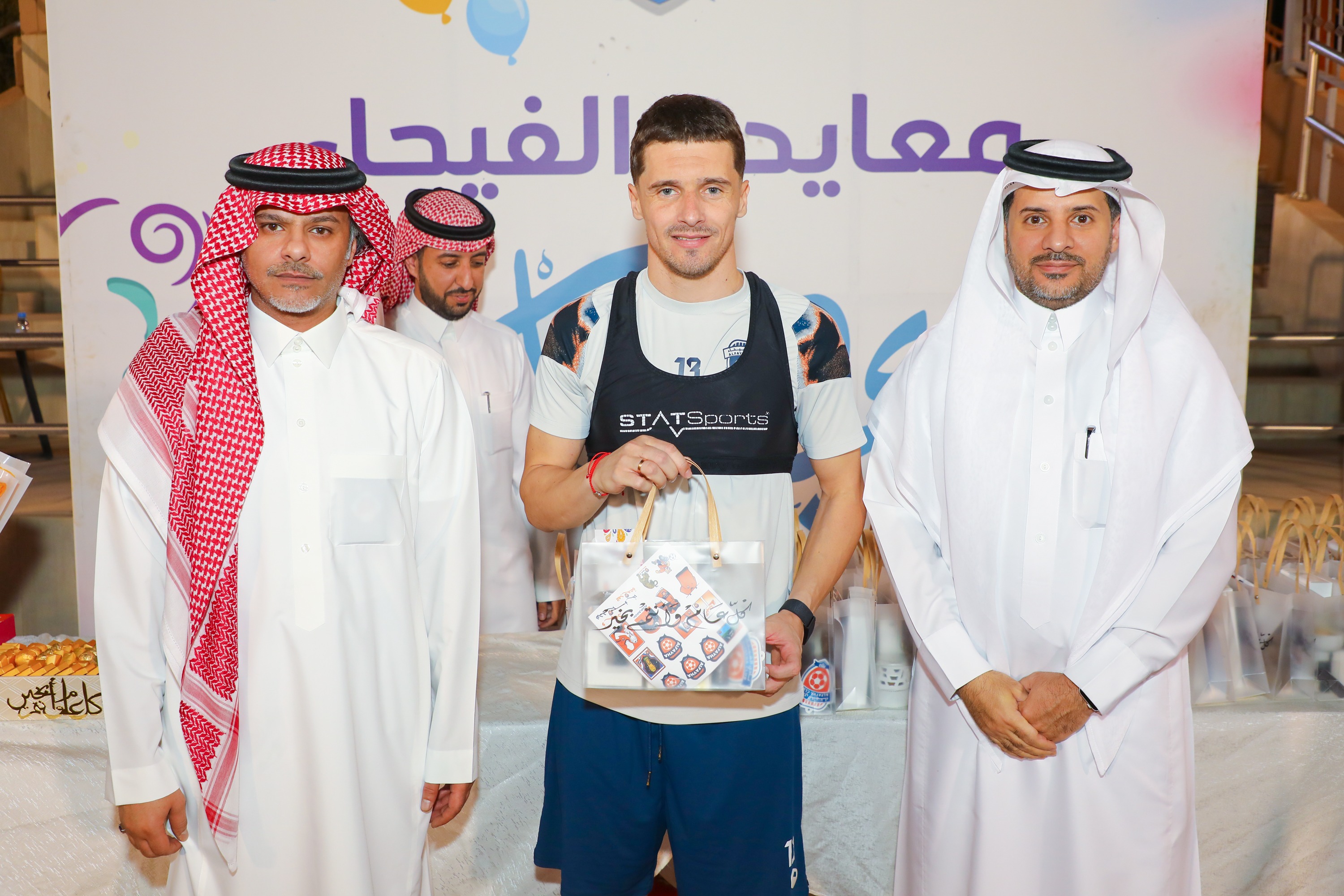 الفيحاء يستأنف تدريباته ويقيم حفل معايدة لمنسوبي الفريق الأول لكرك القدم