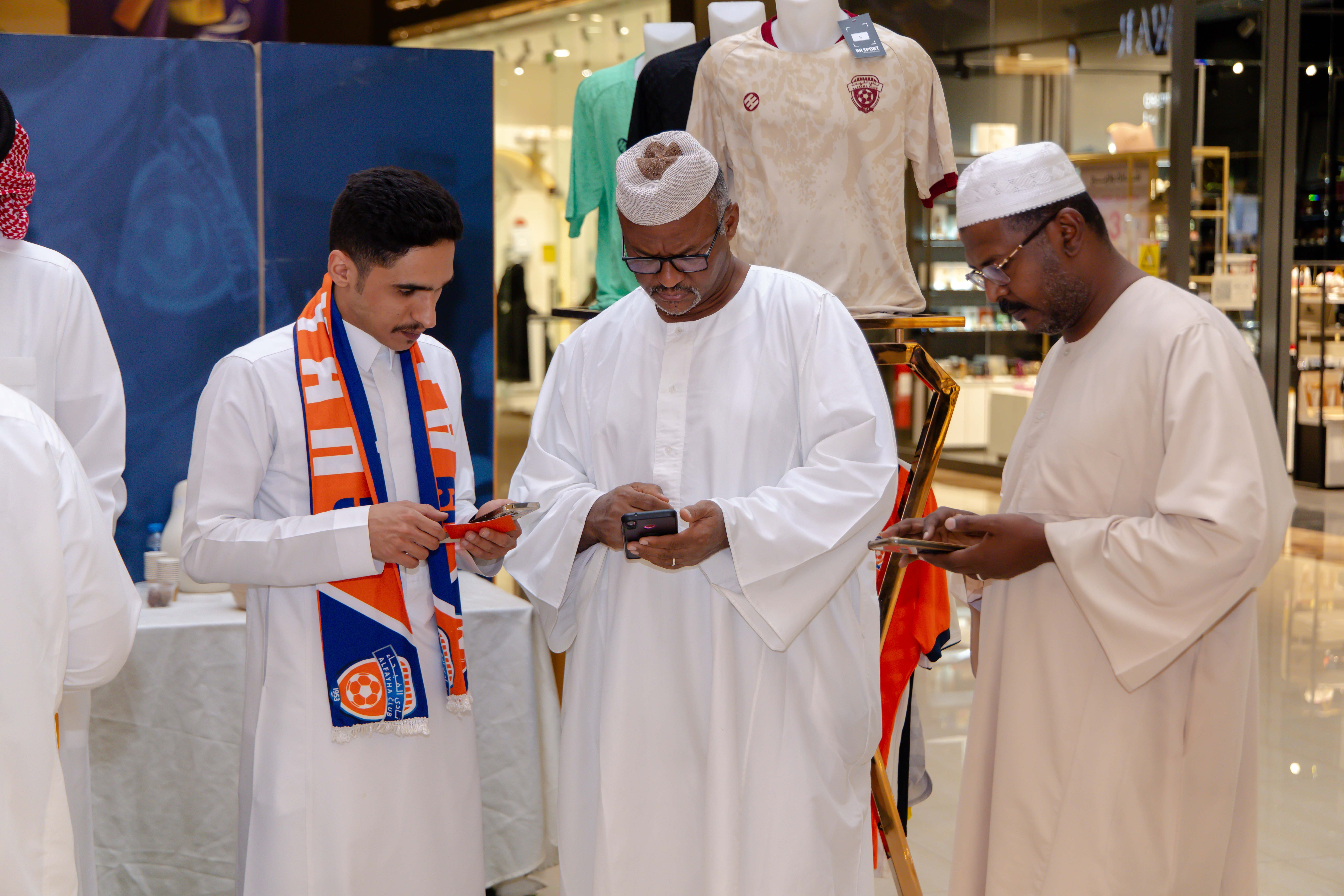 الفيحاء يواصل إقامة الركن الخاص في كرم مول لتوزيع تذاكر مباراة الفيحاء و الأخدود