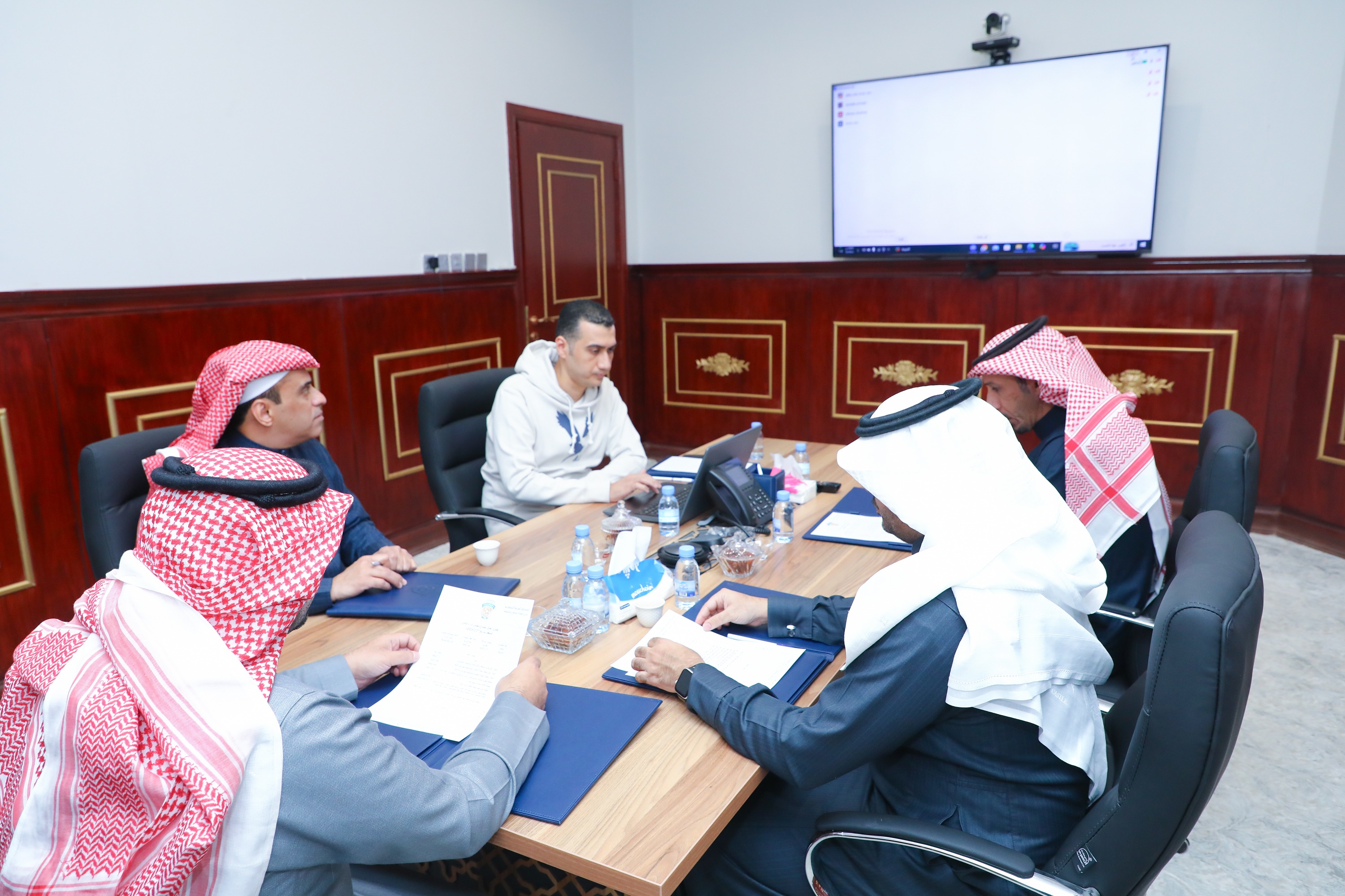 مجلس إدارة النادي يعقد اجتماعه الدوري