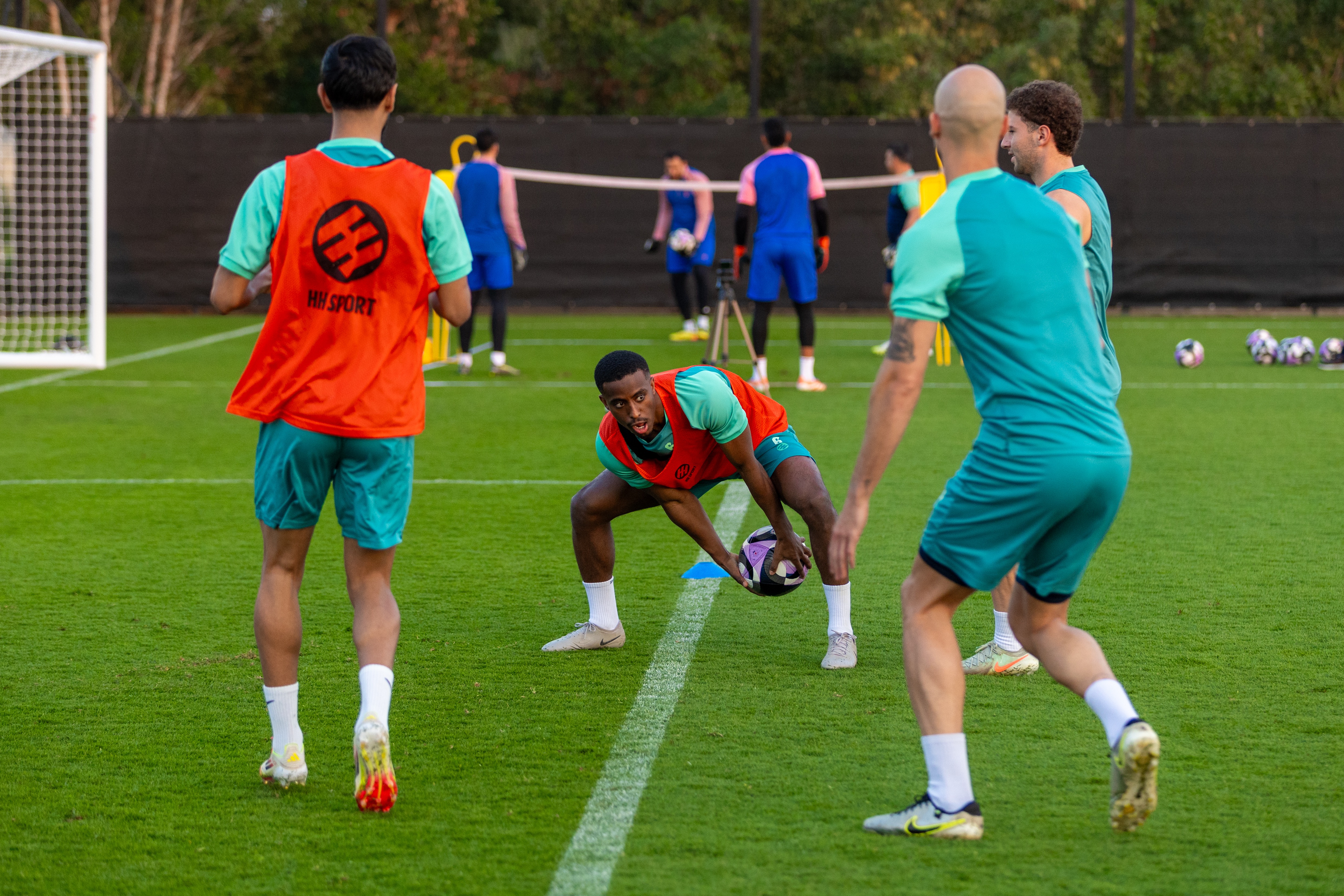 الفيحاء يواصل برنامجه الإعدادي في معسكر العين بحصتين تدريبيتين