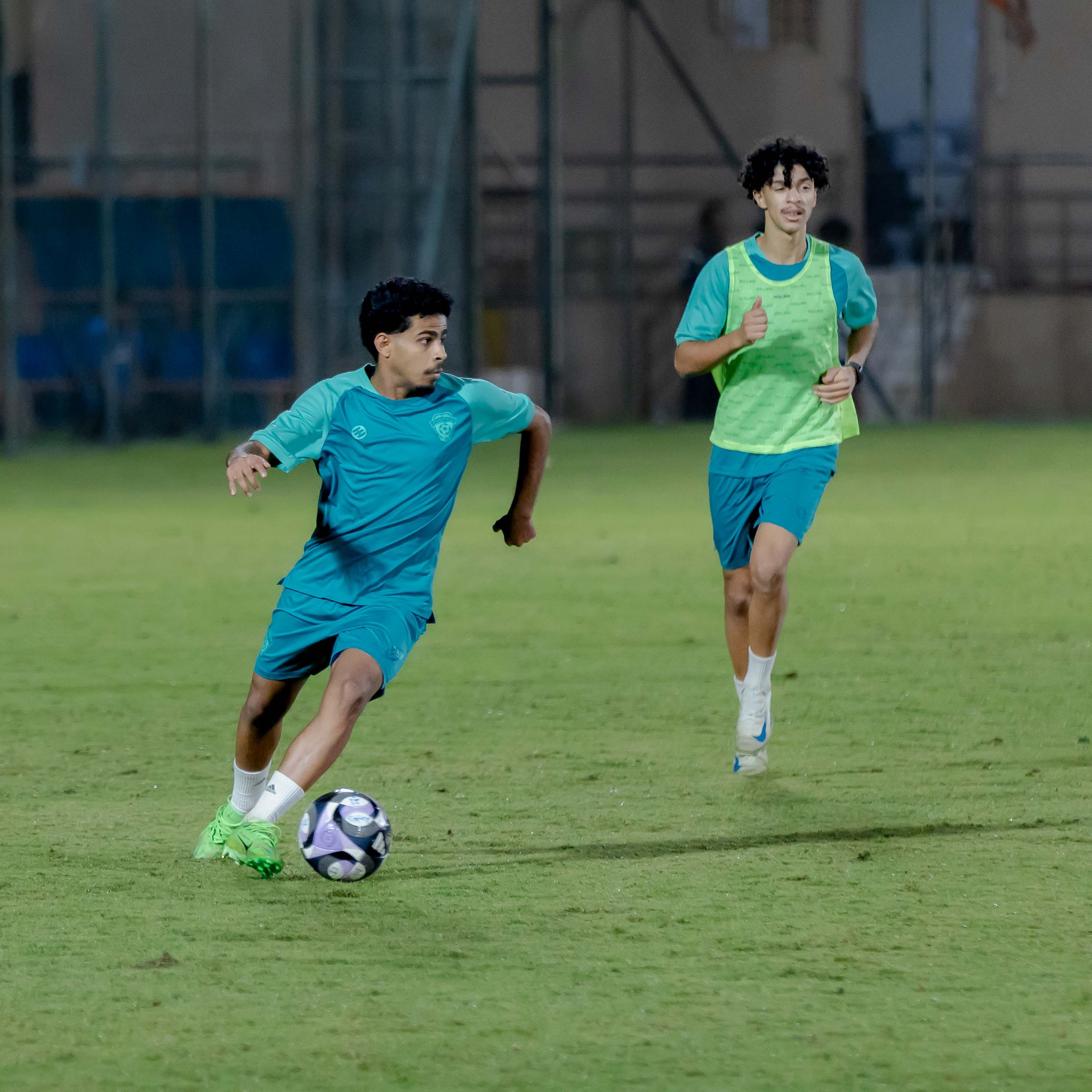 الفيحاء تحت 21 عامًا يُجري تمرينه الرئيس استعدادًا لملاقاة الفتح .