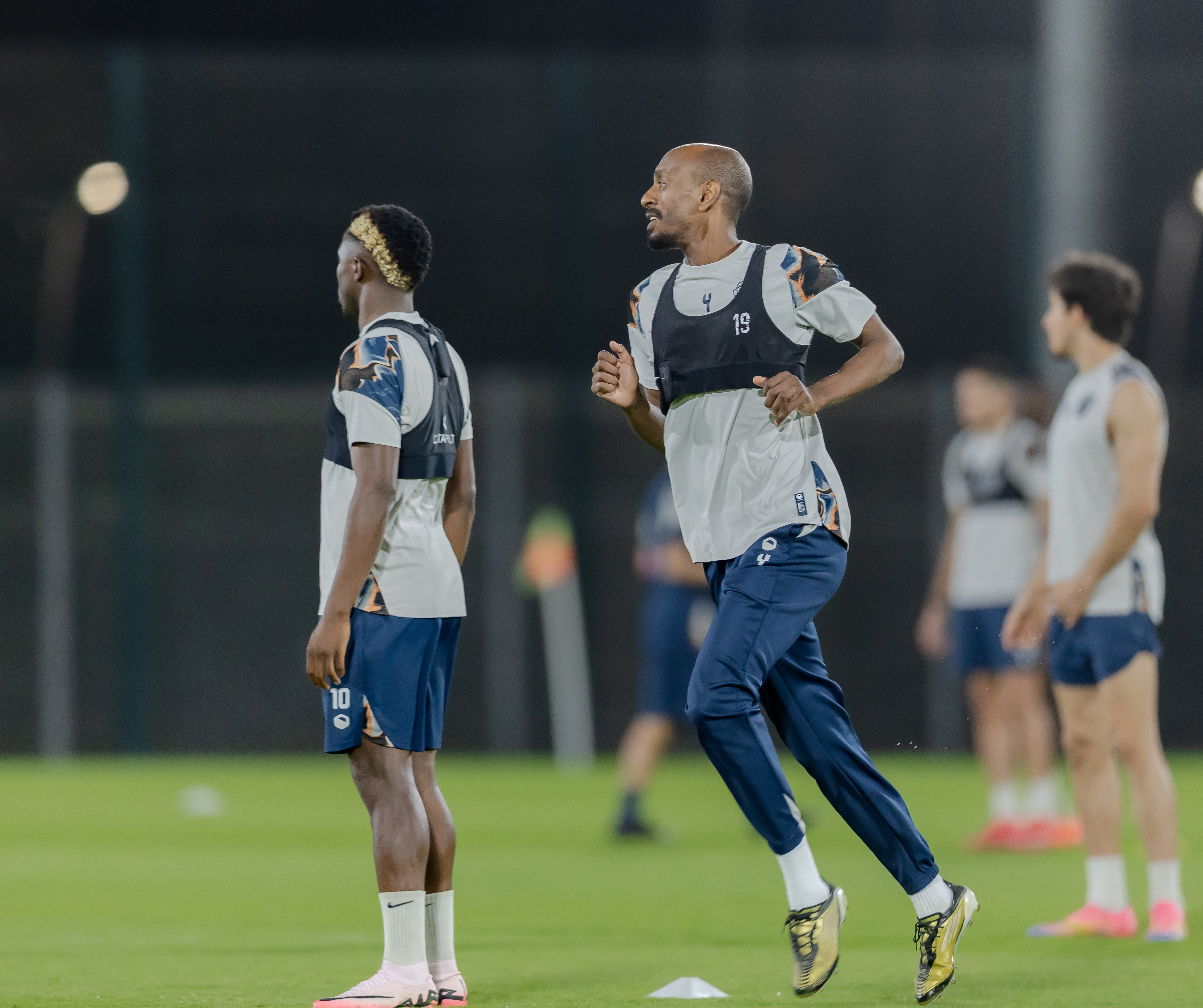 الفيحاء يصل إلى جدة وينهي تحضيراته لمواجهة الأهلي في دوري روشن