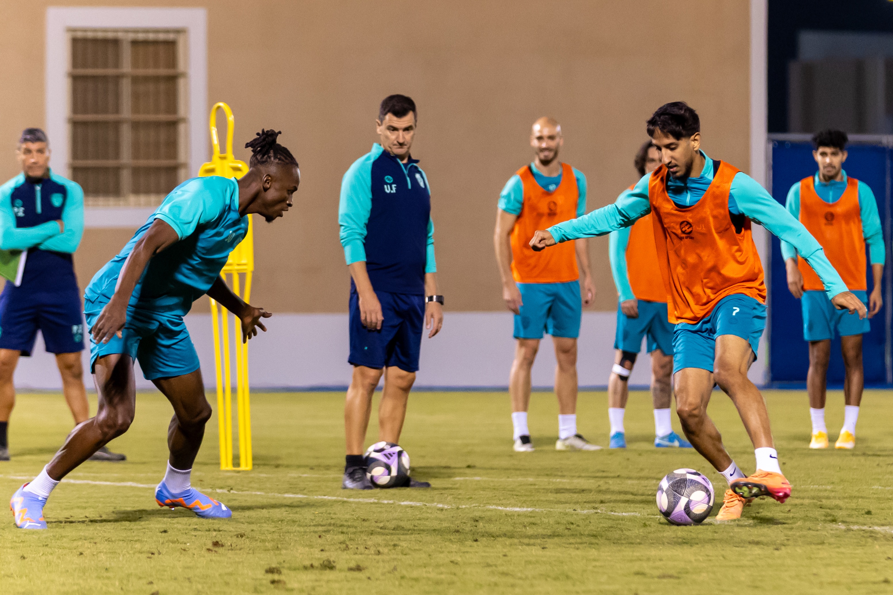 الفيحاء يواصل تدريباته اليومية بحصة مسائية في المجمعة