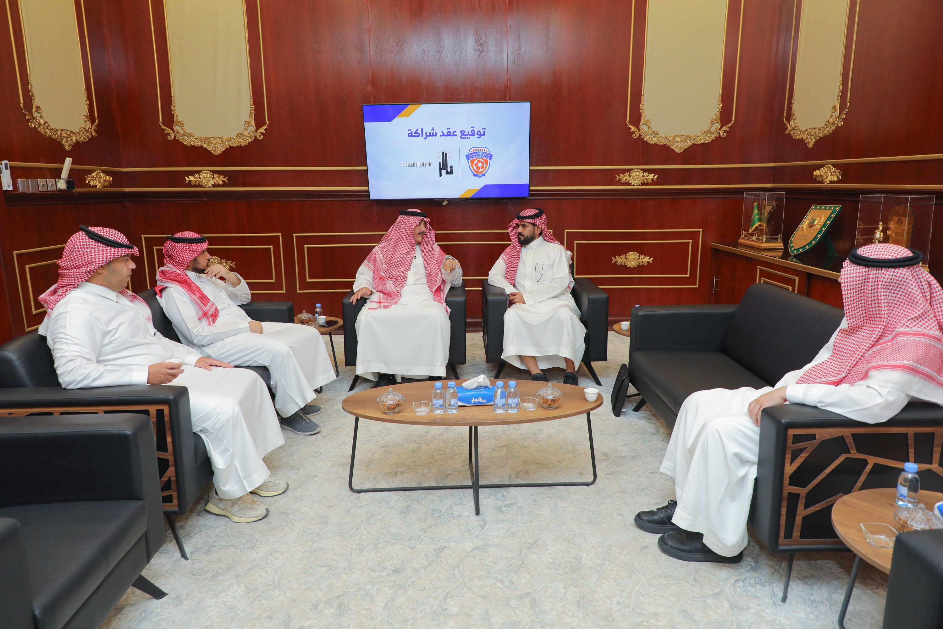 نادي الفيحاء يوقع عقد شراكة مع شركة الفايز للمحاماة