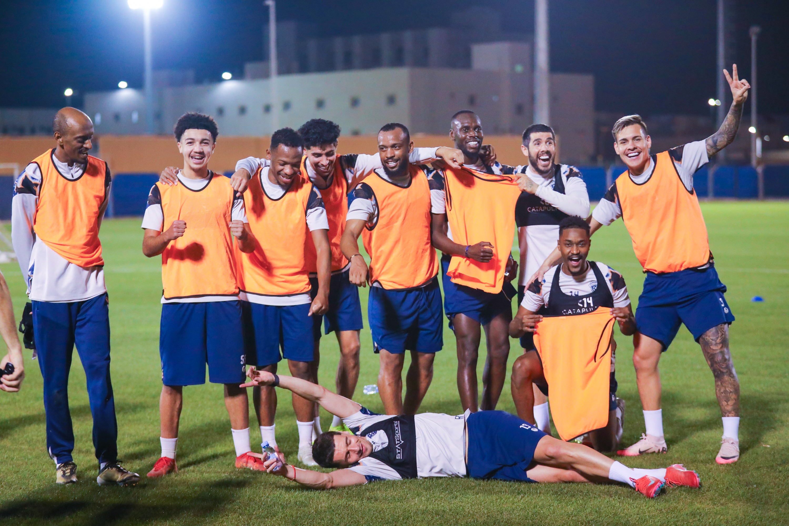 الفيحاء يستأنف تدريباته ويقيم حفل معايدة لمنسوبي الفريق الأول لكرك القدم