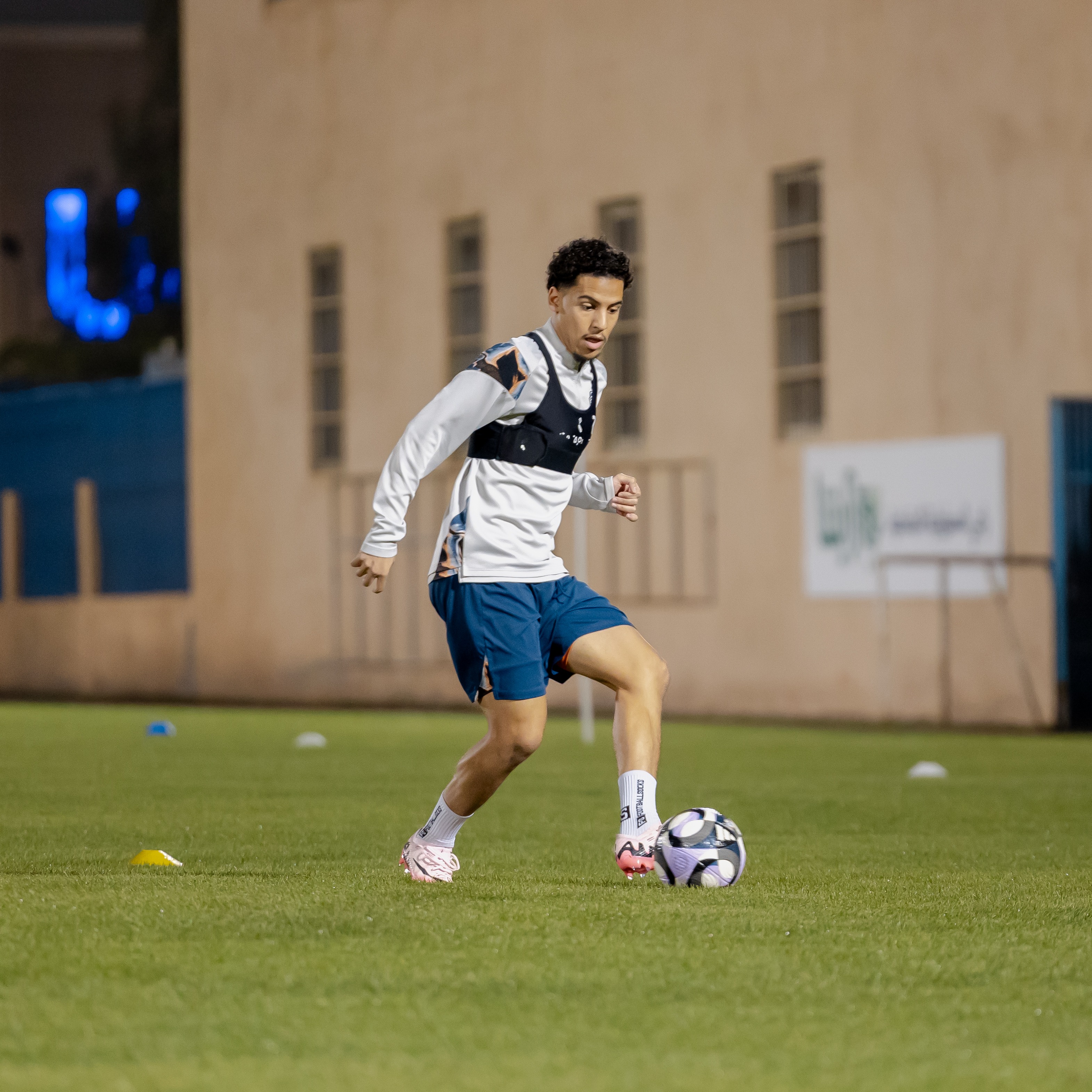 الفيحاء يجري مرانه الرئيس استعداداً لمواجهة الرياض الودية