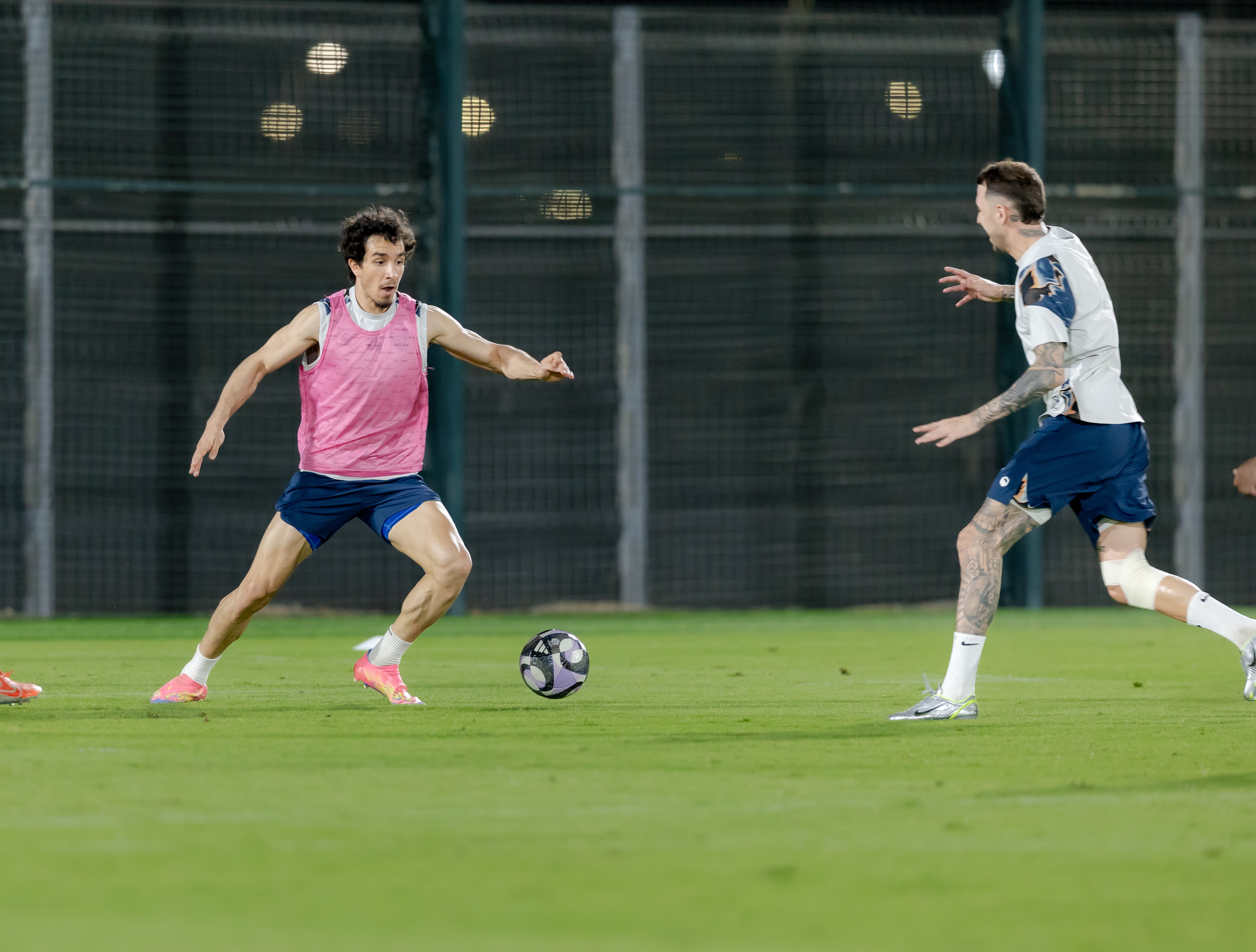 الفيحاء يصل إلى جدة وينهي تحضيراته لمواجهة الأهلي في دوري روشن