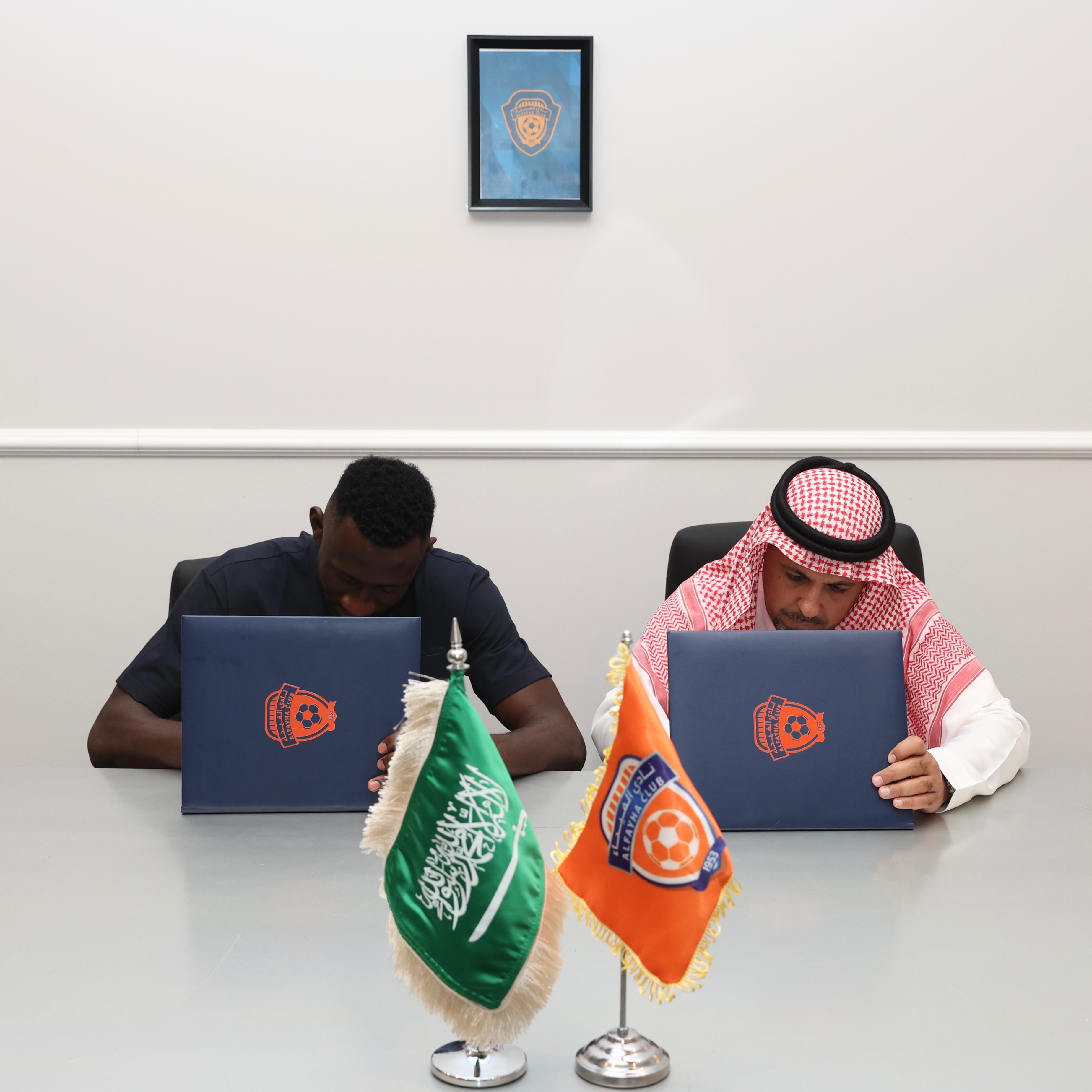 الكونغولي سيلفر غانفولا فيحاوي حتى 2027م