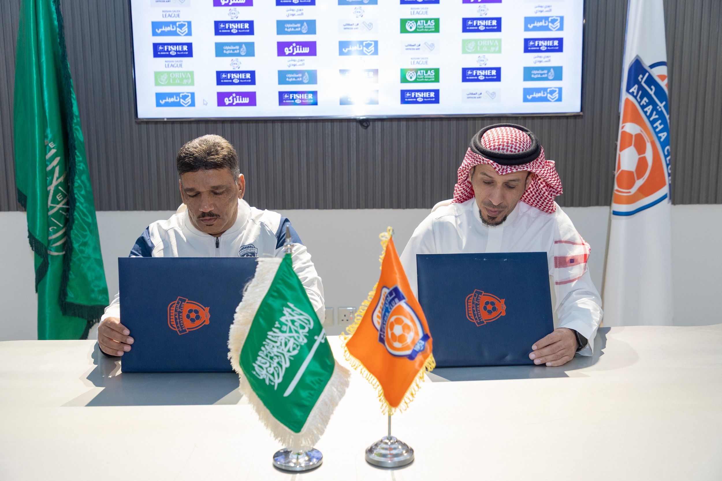 الفيحاء يوقع مع المدرب الوطني يوسف الموينع لينضم للأجهزة الفنية في الفئات السنية