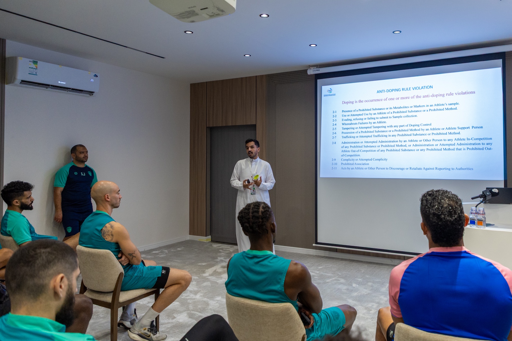 نادي الفيحاء يُنظم سلسلة من المحاضرات التثقيفية والبرامج التطويرية لمنسوبيه