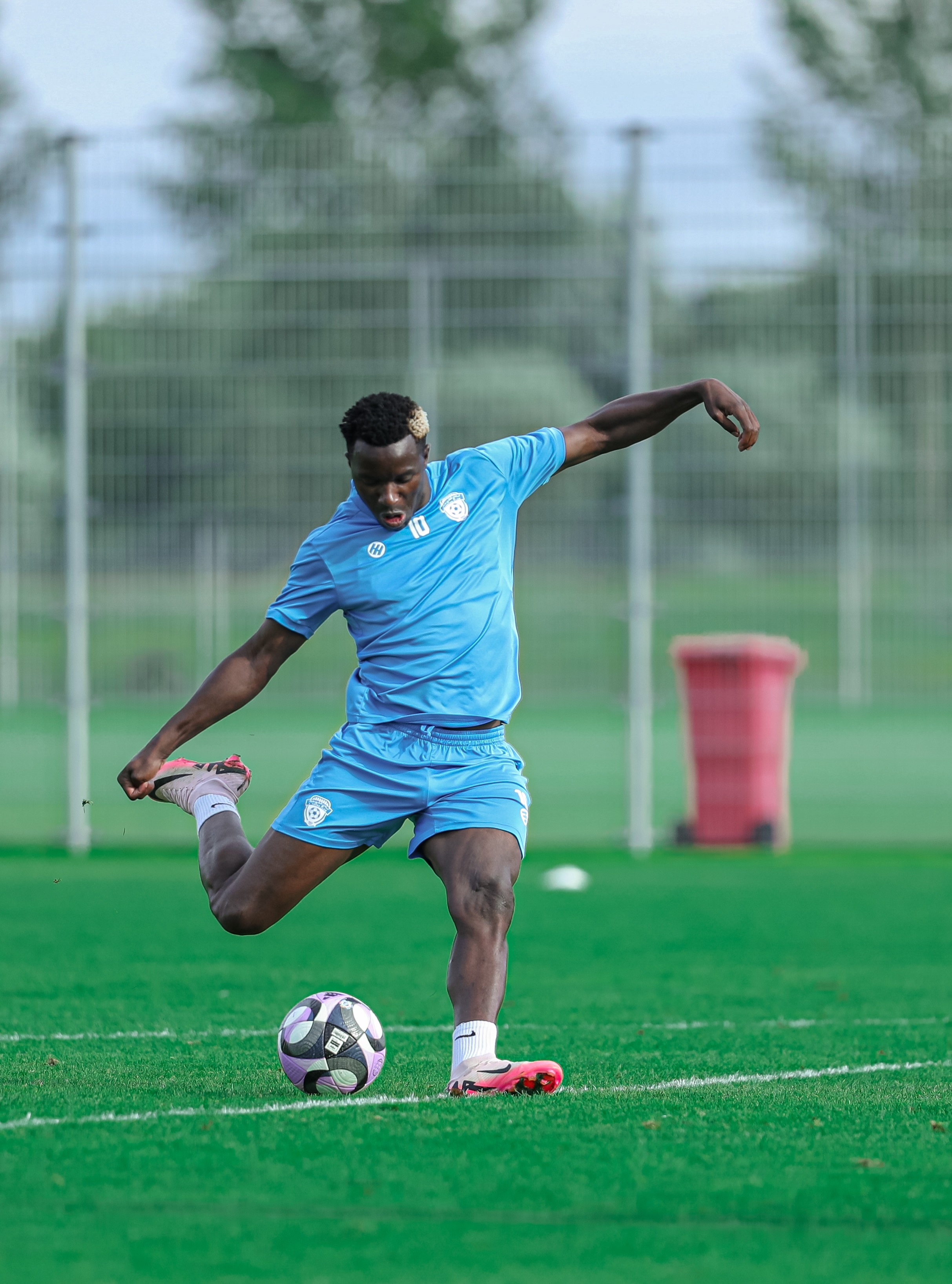 في خامس أيام معسكر الفهود في هولندا، الفريق يجري تمرينه الرئيس استعدادًا لمواجهة أم صلال القطري