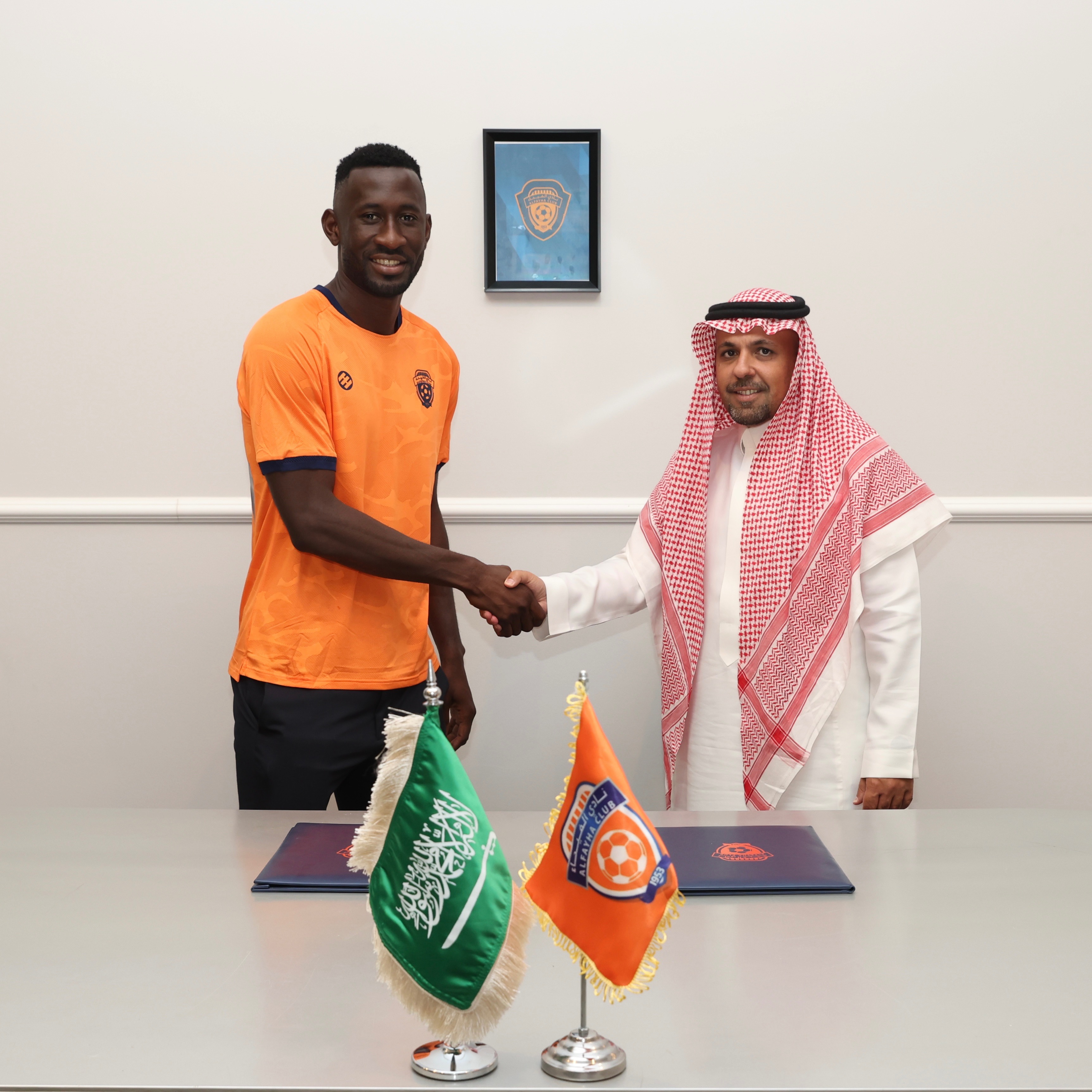 الكونغولي سيلفر غانفولا فيحاوي حتى 2027م