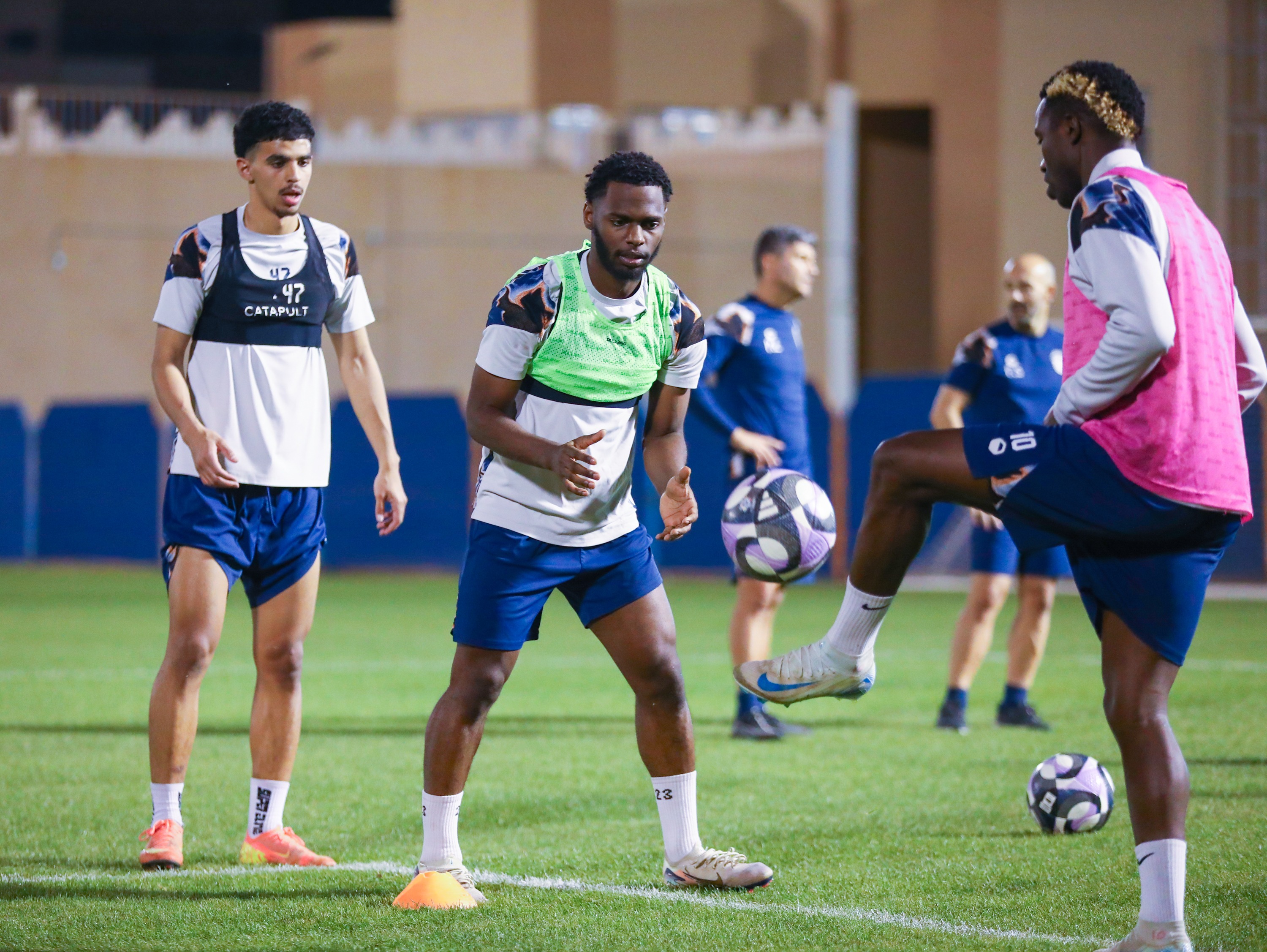 الفيحاء يستأنف تدريباته ويقيم حفل معايدة لمنسوبي الفريق الأول لكرك القدم