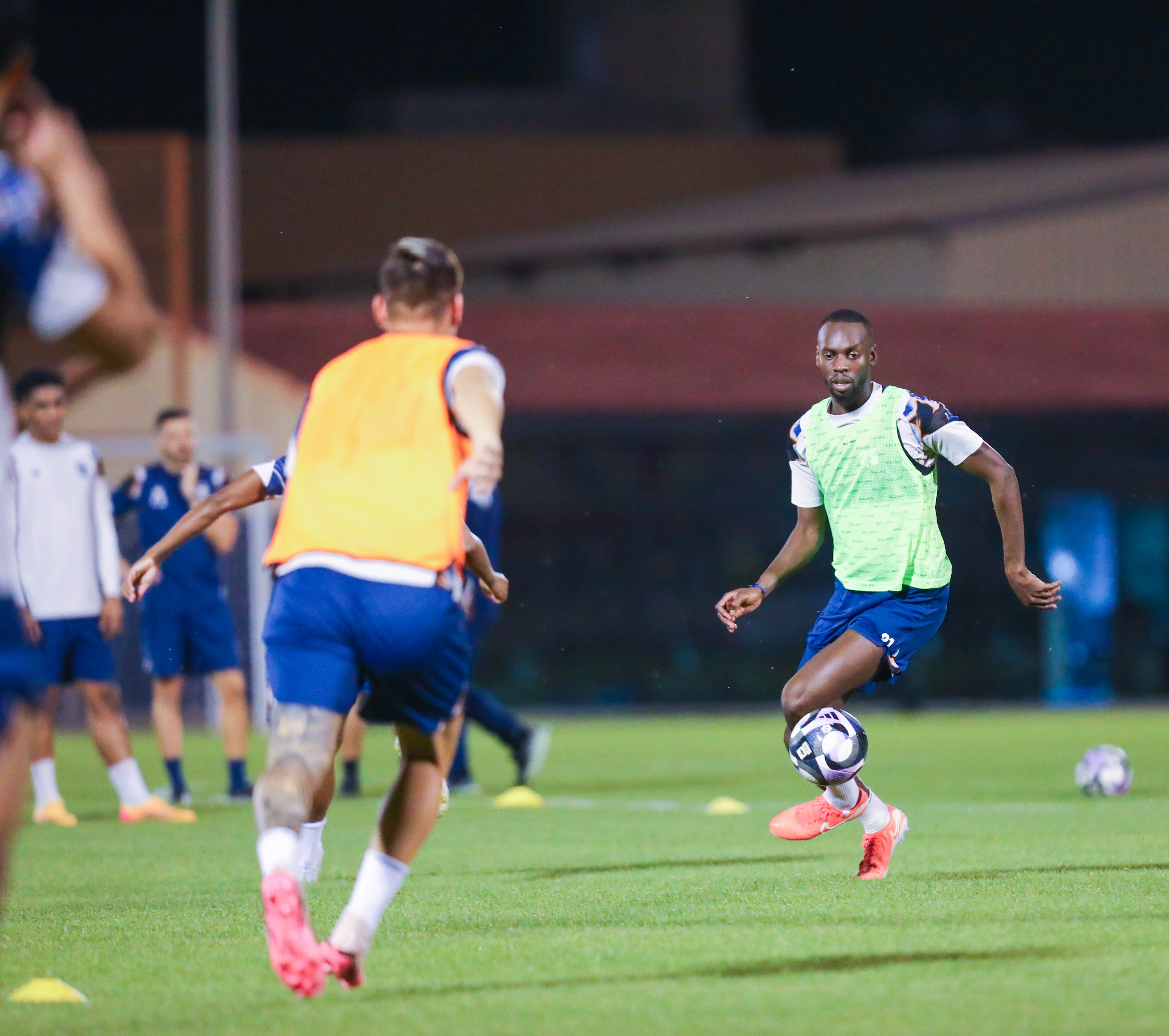 الفيحاء يستأنف تدريباته ويقيم حفل معايدة لمنسوبي الفريق الأول لكرك القدم