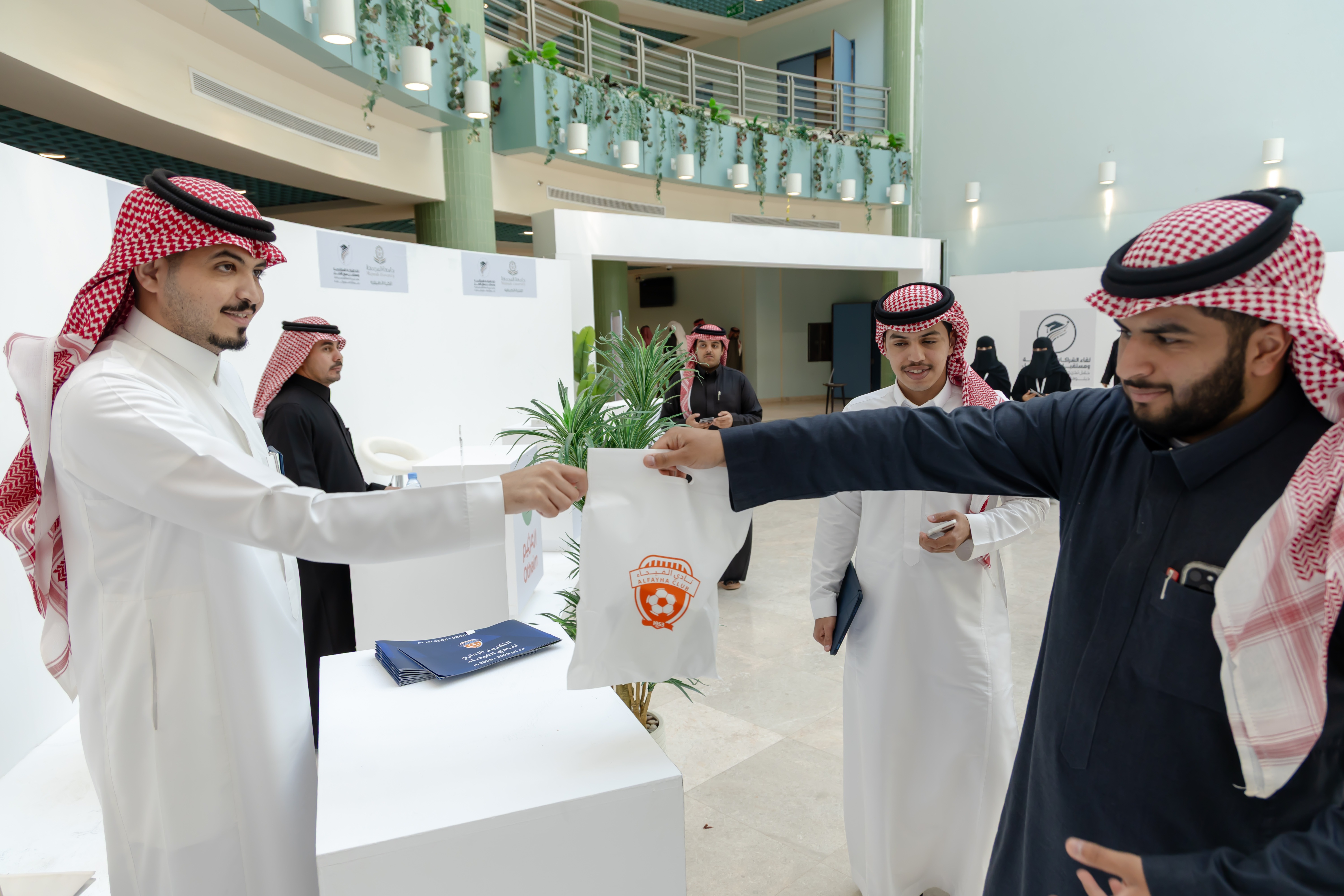 نادي الفيحاء يشارك في لقاء الشراكات الاستراتيجية ومستقبل سوق العمل بجامعة المجمعة