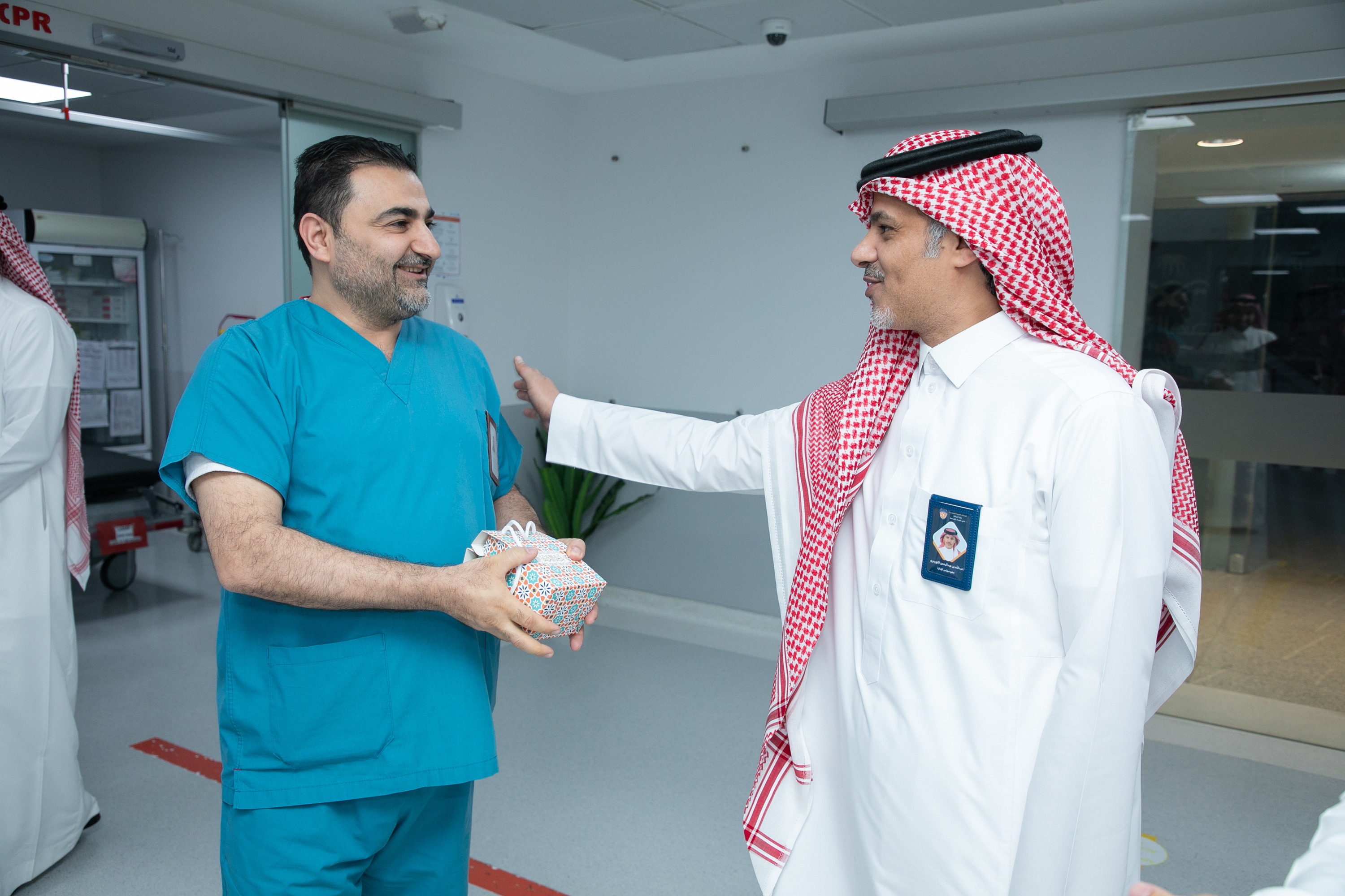 الفيحاء يعايد المرضى والكادر الطبي بمستشفى الملك خالد بالمجمعة