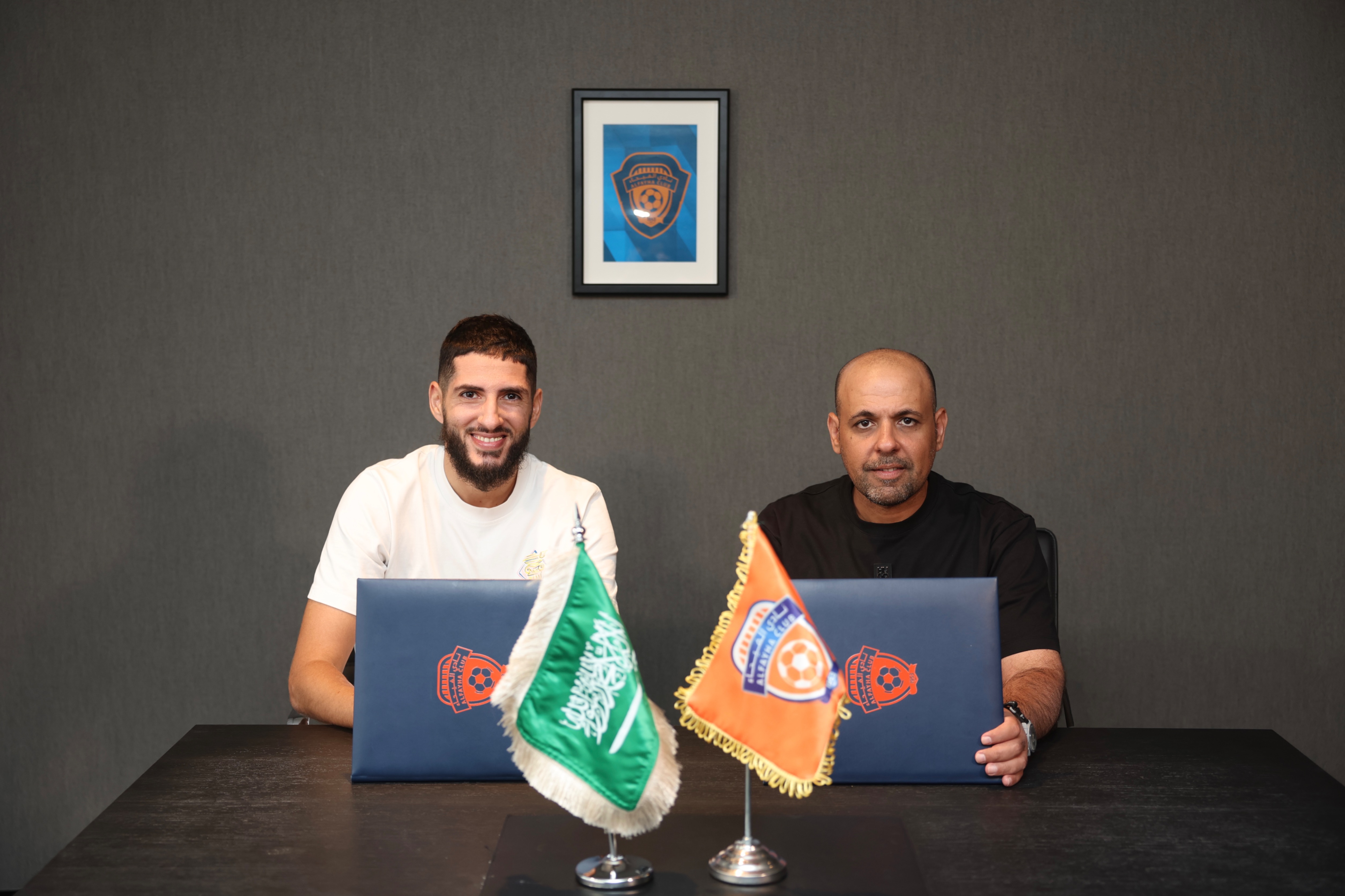 مجلس إدارة نادي ‫الفيحاء‬ ينهي اجراءات التعاقد مع الجزائري ياسين بن زيّة لمدة موسم واحد في صفقة انتقال حر