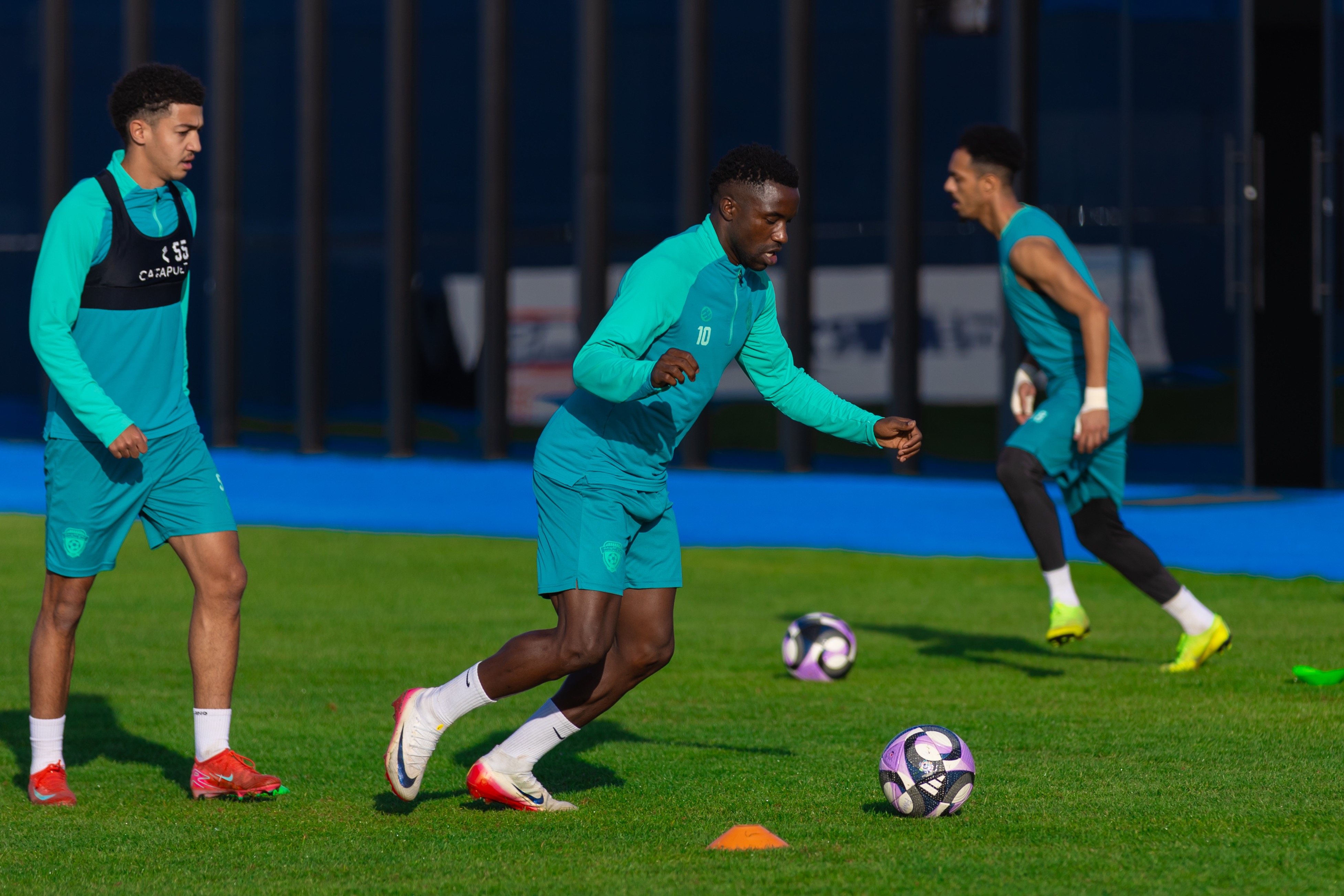 الفيحاء يجري مرانه الرئيس لمباراة الرياض