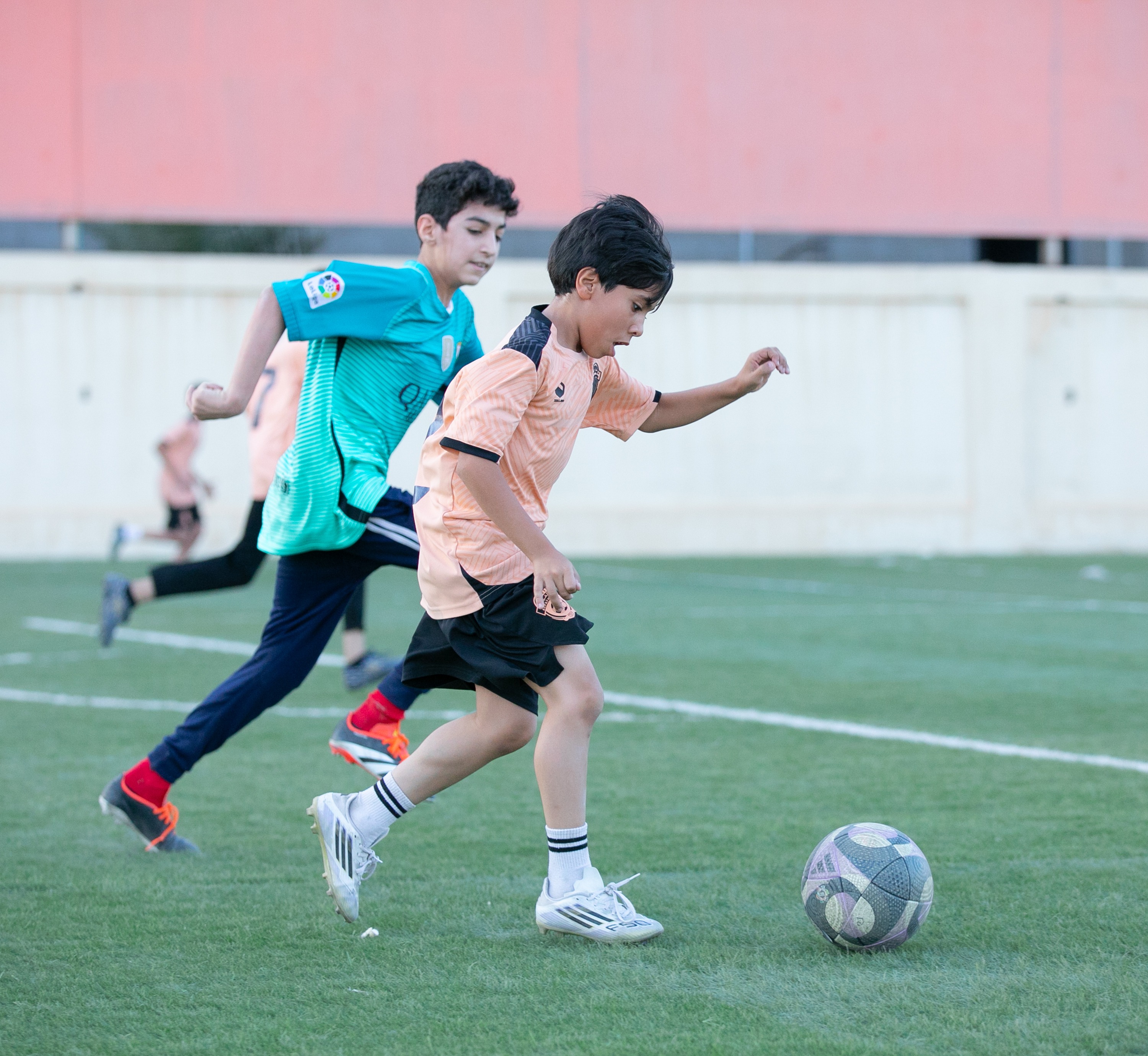 أكاديمية الفيحاء تواصل تدريباتها اليومية