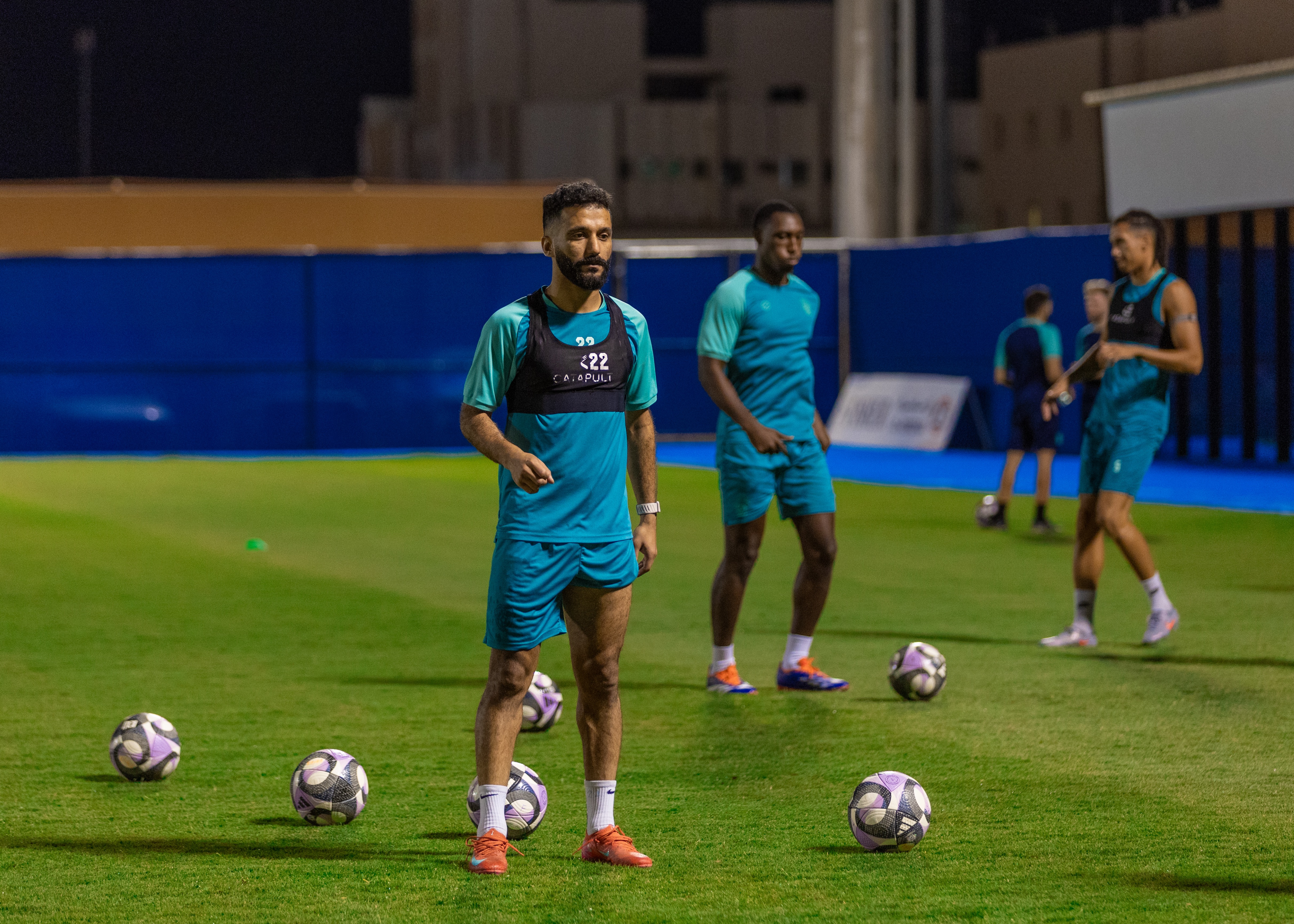 الفيحاء يستأنف تدريباته مساء اليوم الجمعة على ملعب معالي الشيخ عبدالعزيز التويجري بمقر النادي