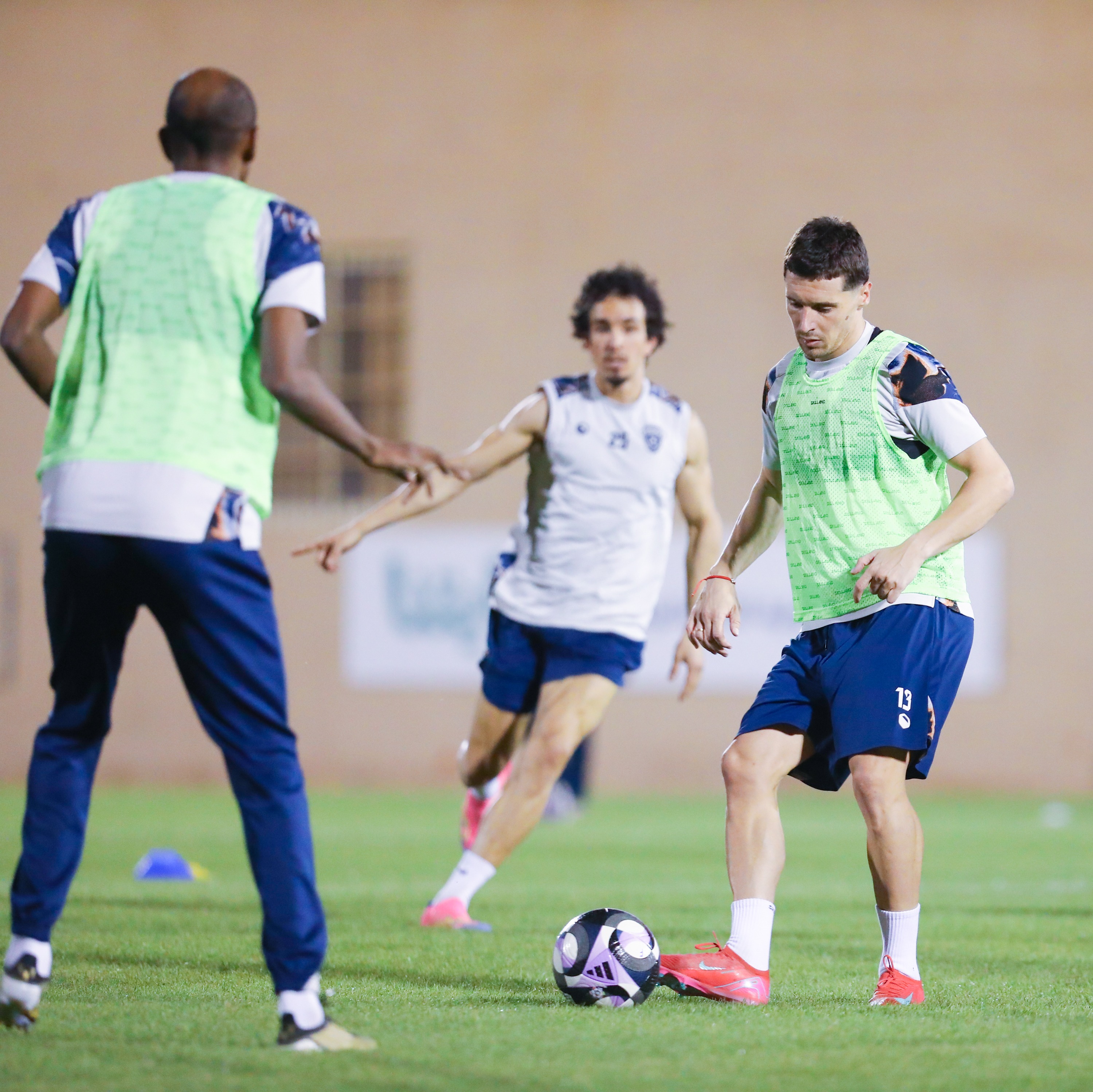 الفيحاء يواصل استعداداته لمواجهة الفتح ضمن الجولة 26 من دوري روشن السعودي