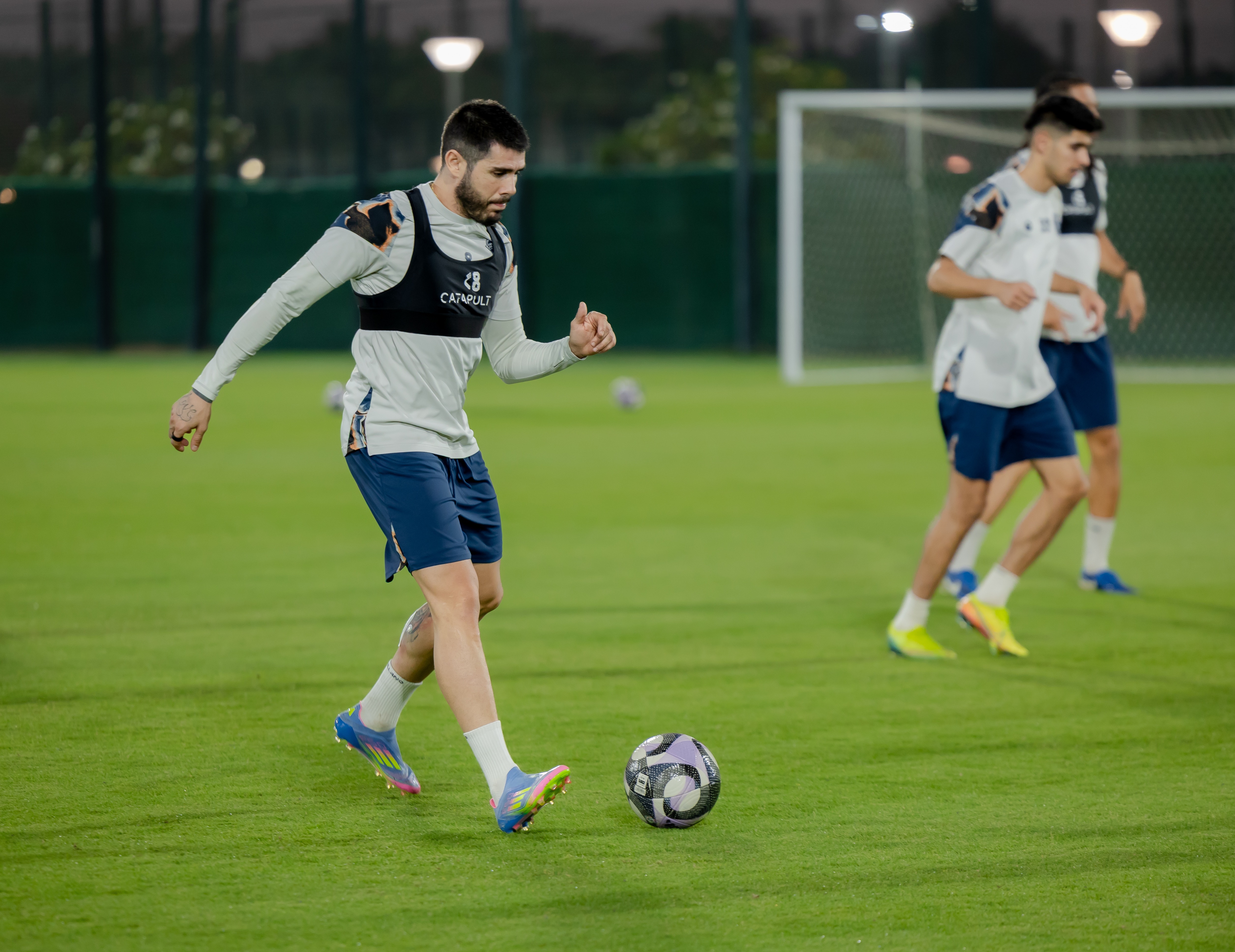 الفيحاء يصل إلى جدة وينهي تحضيراته لمواجهة الأهلي في دوري روشن