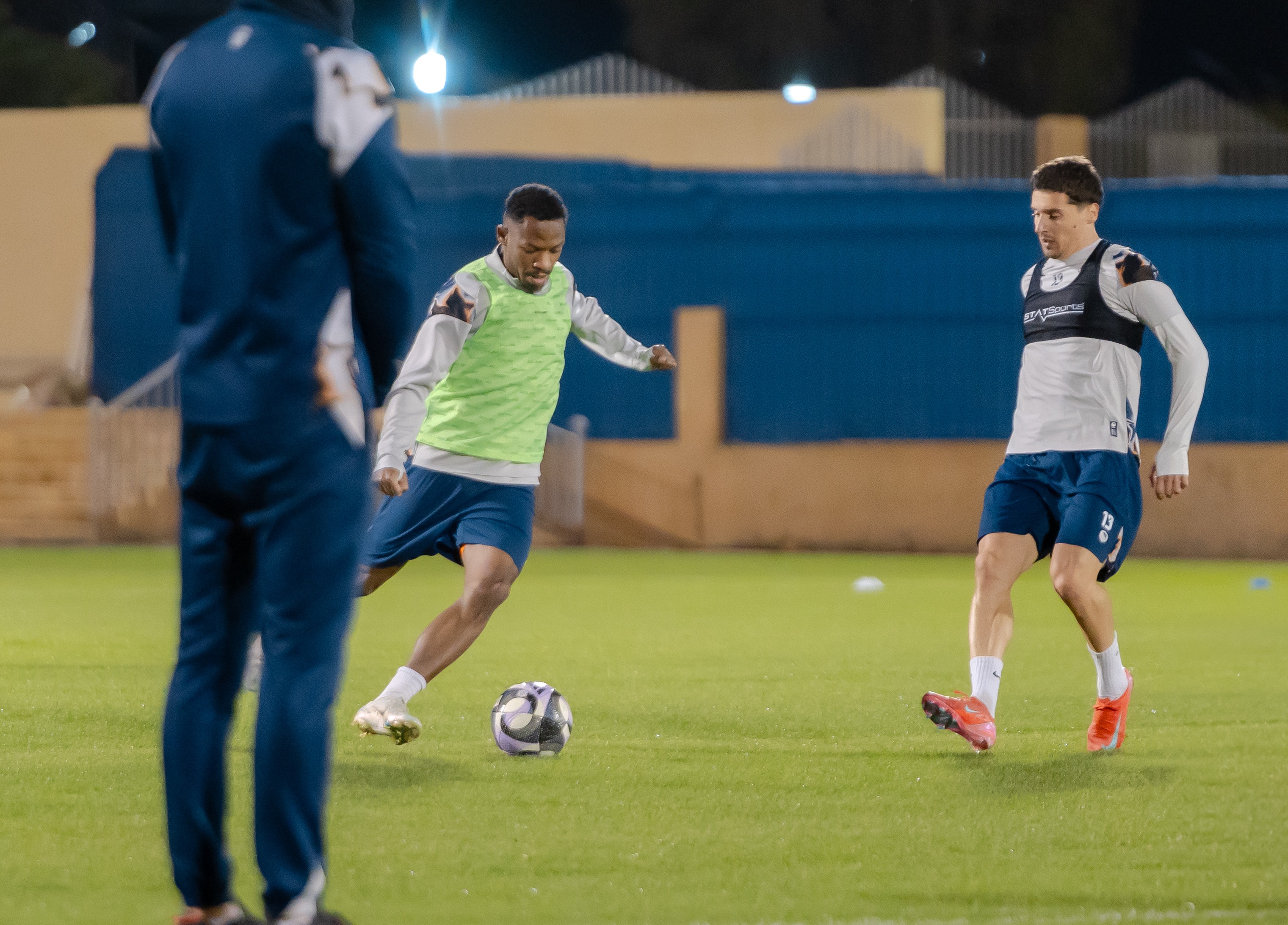 الفيحاء يواصل تحضيراته اليومية على ملعب معالي الشيخ عبدالعزيز التويجري