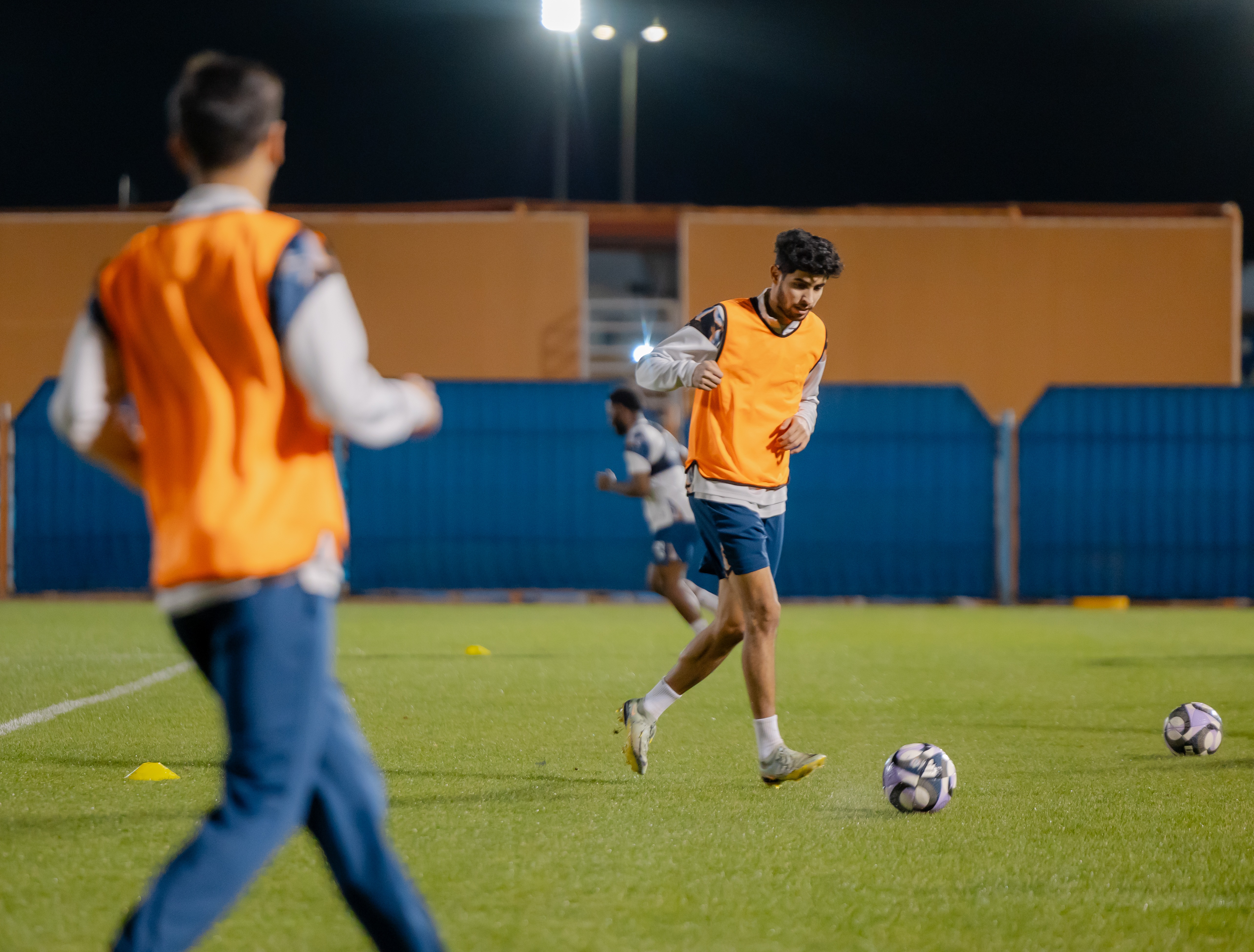 الفيحاء يواصل تحضيراته اليومية على ملعب معالي الشيخ عبدالعزيز التويجري