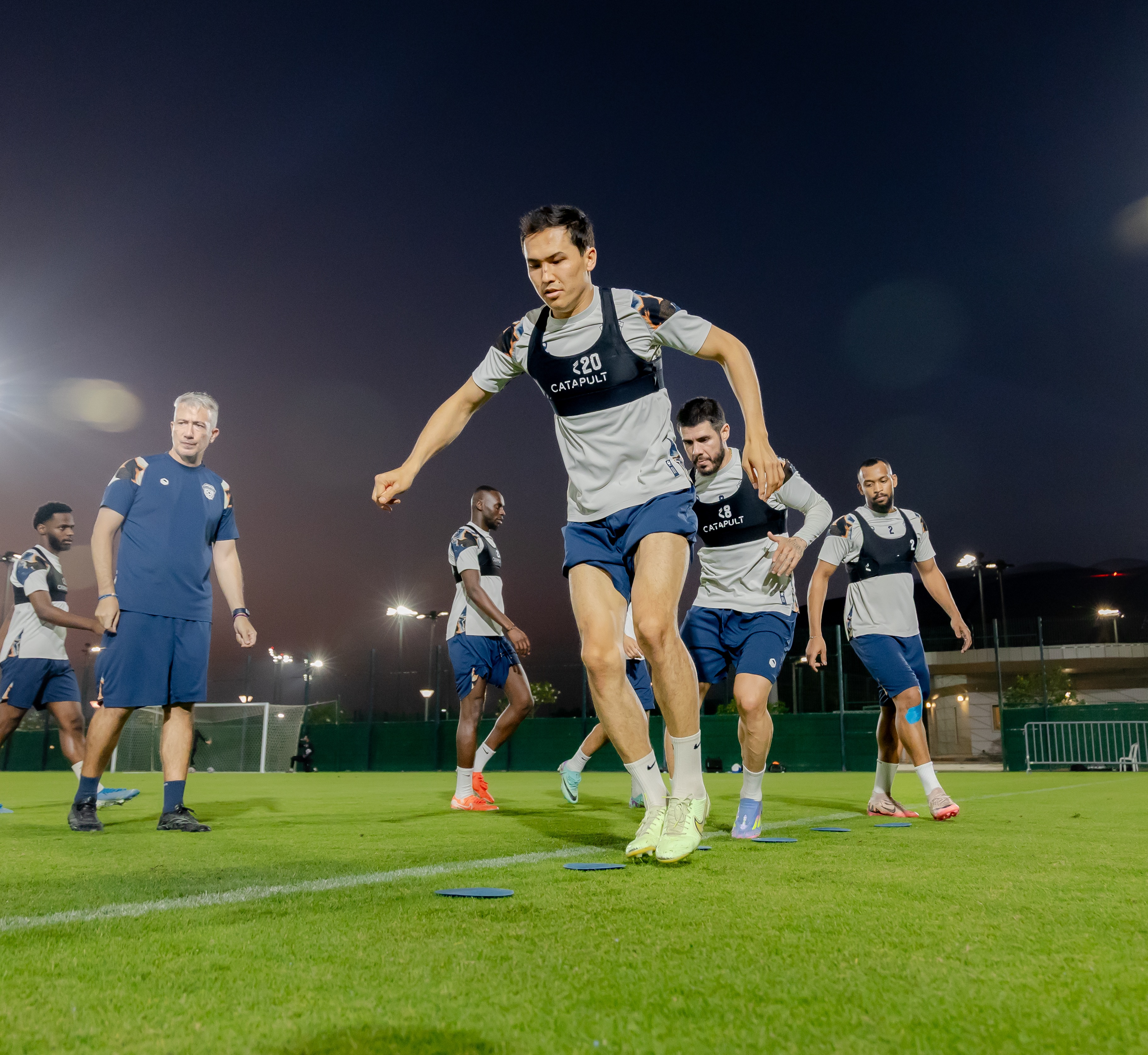 الفيحاء يصل إلى جدة وينهي تحضيراته لمواجهة الأهلي في دوري روشن