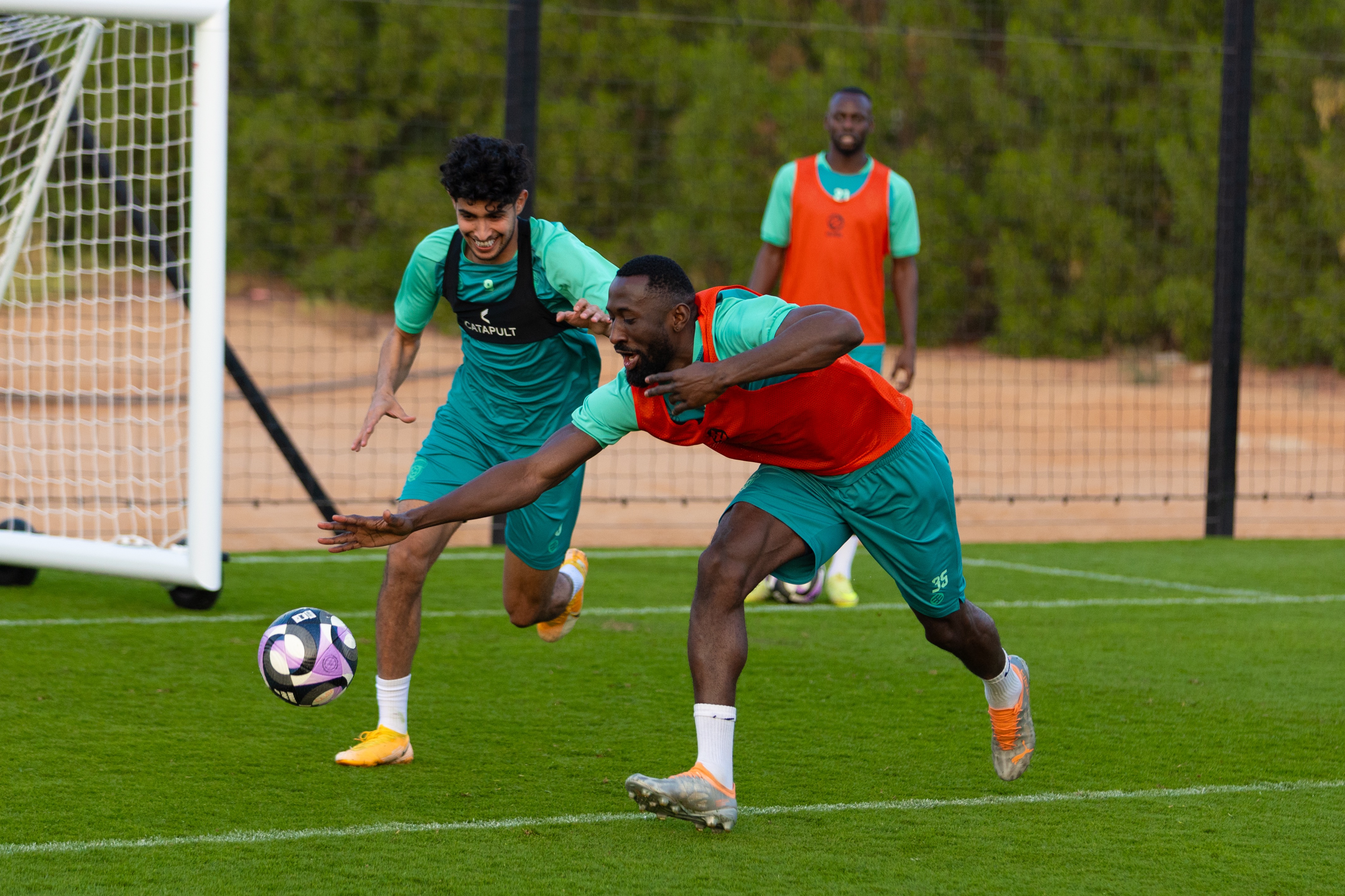 الفيحاء يواصل برنامجه الإعدادي في معسكر العين بحصتين تدريبيتين